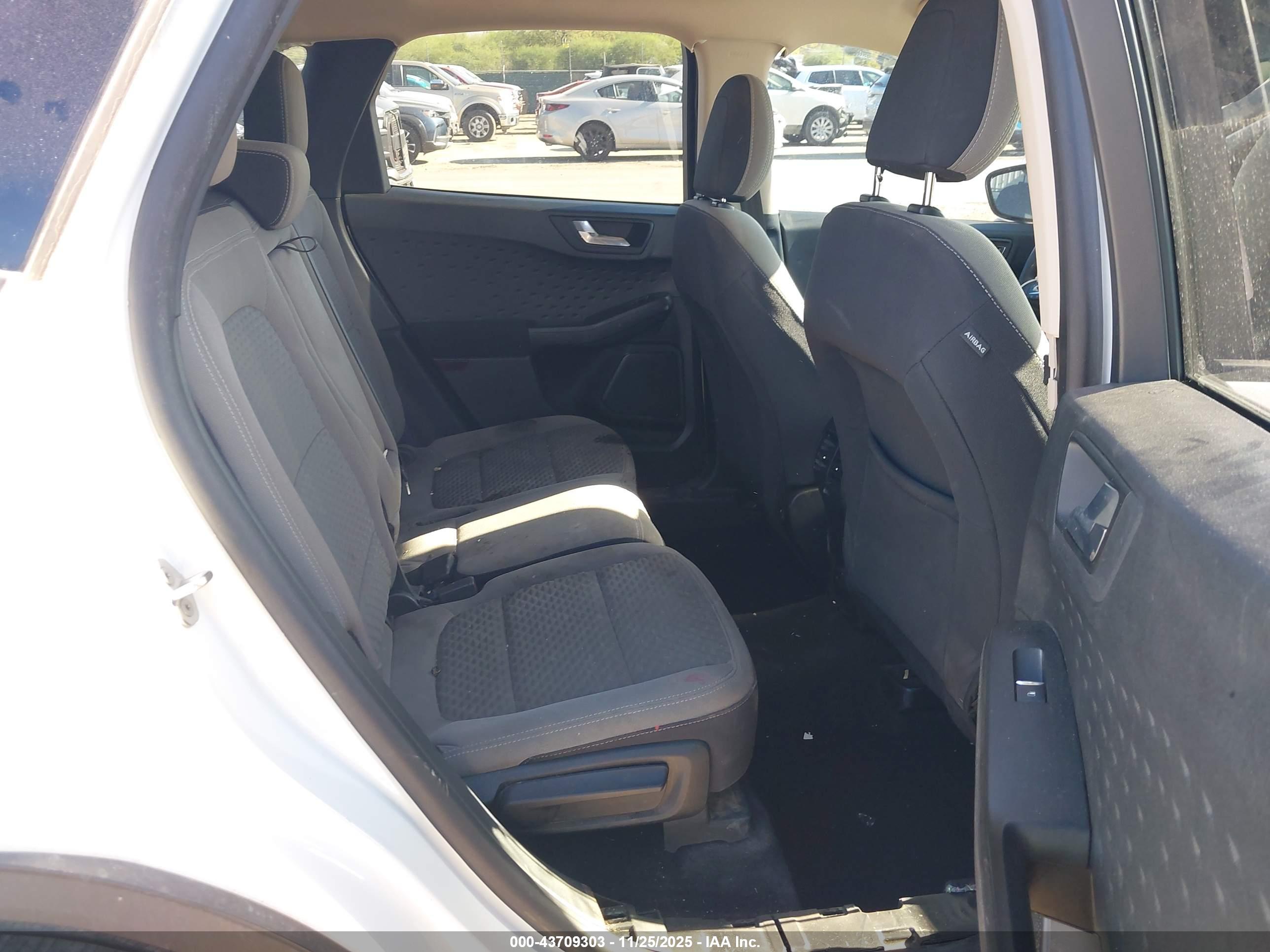 FORD ESCAPE image 8