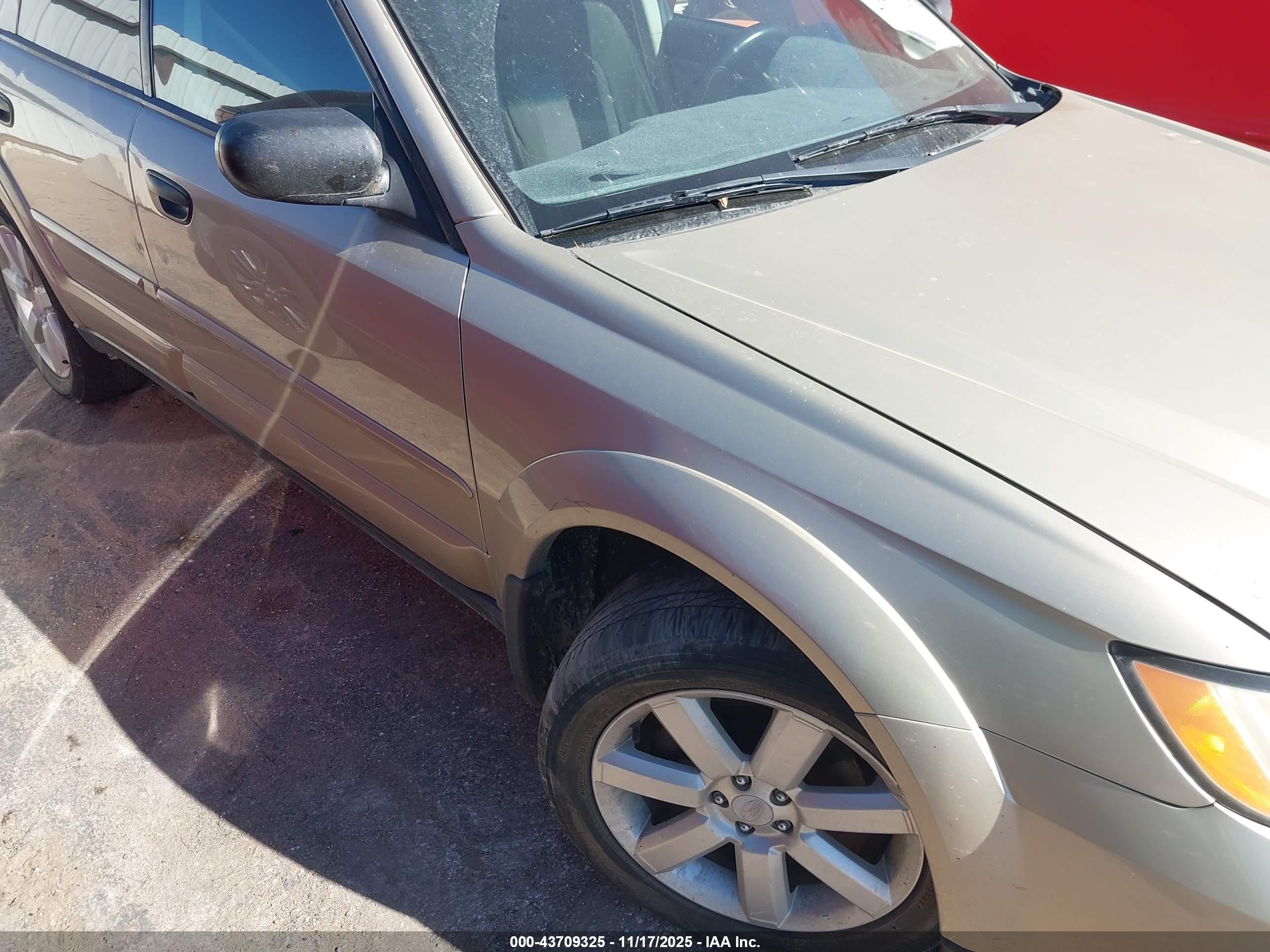SUBARU OUTBACK image 6