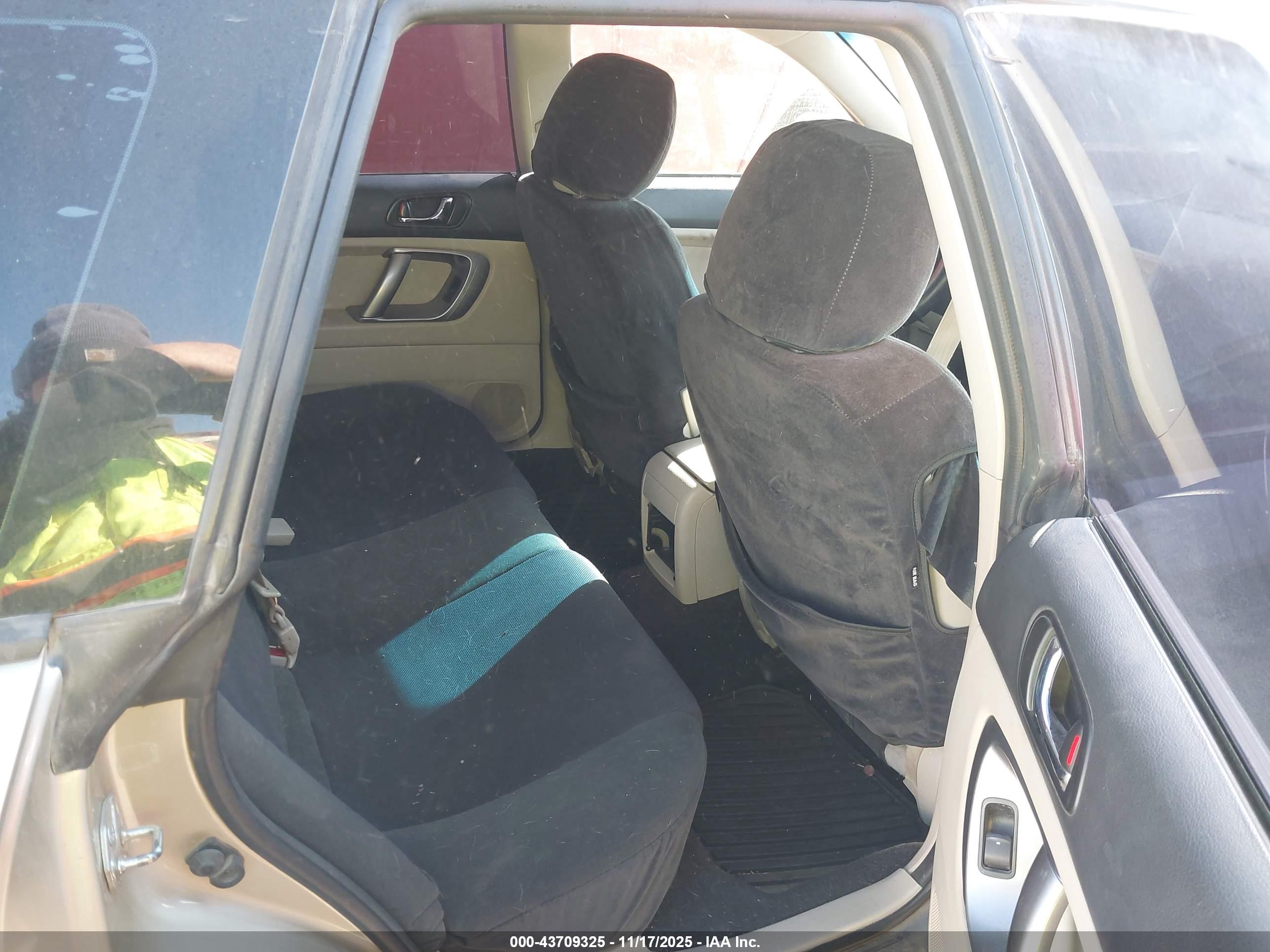SUBARU OUTBACK image 8