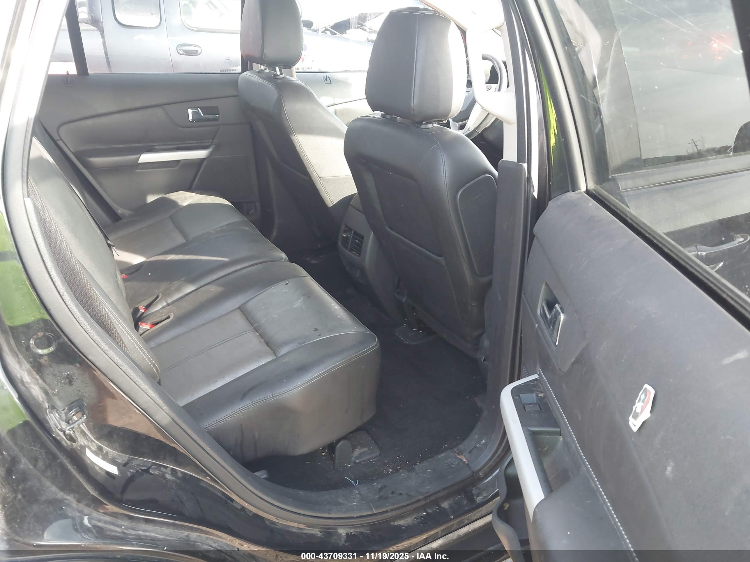 FORD EDGE image 8