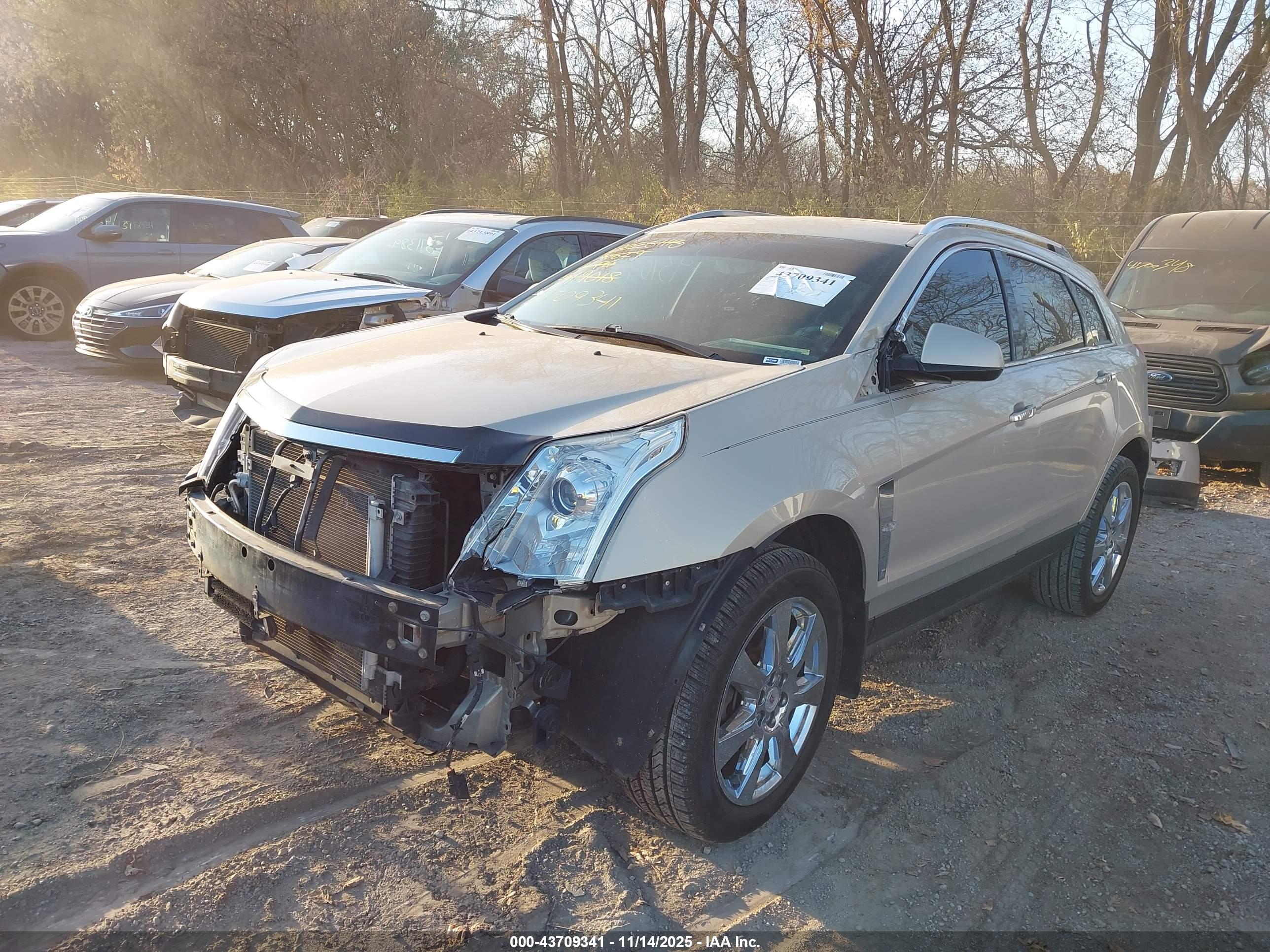 CADILLAC SRX image 2