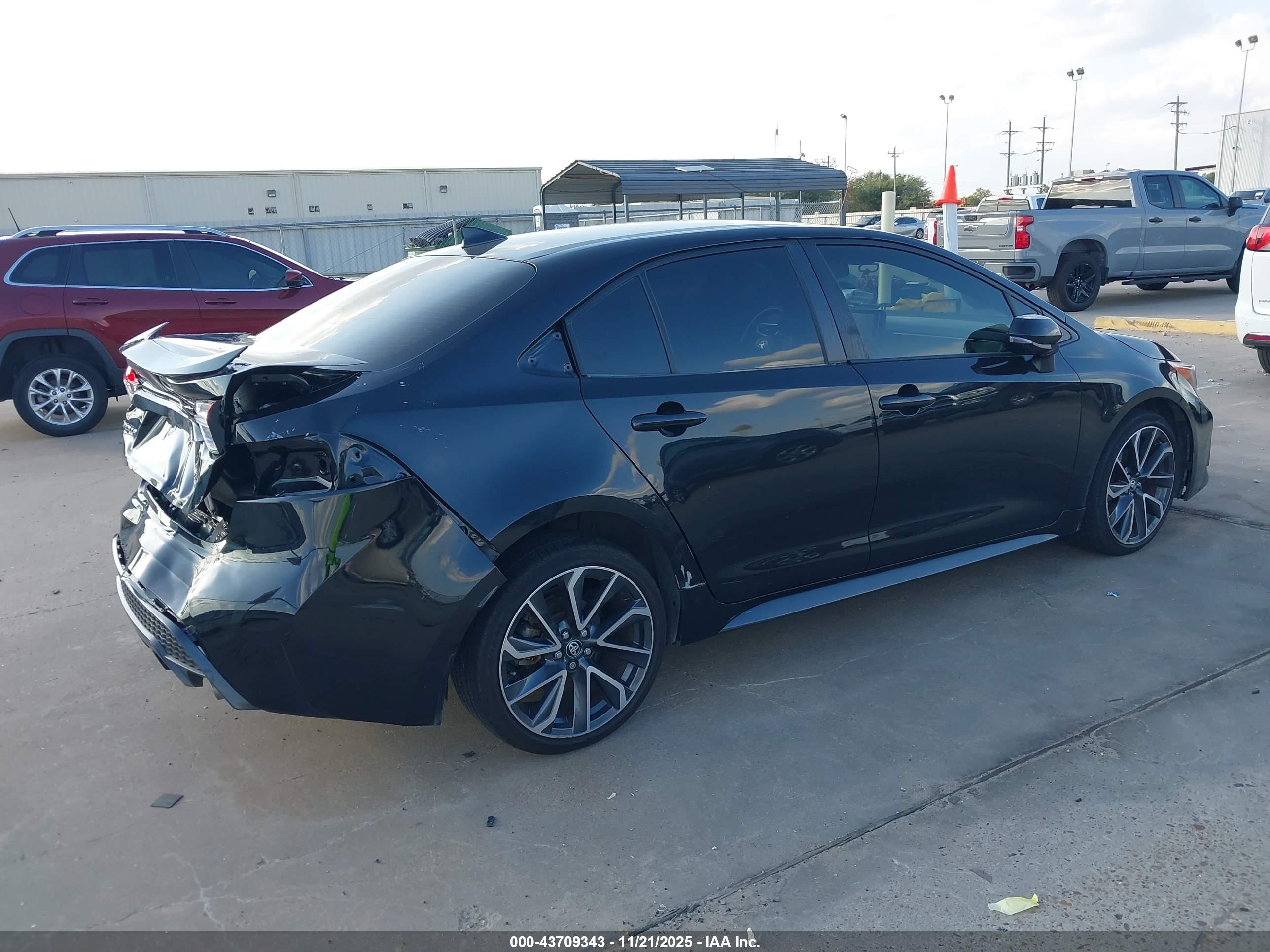 TOYOTA COROLLA image 4