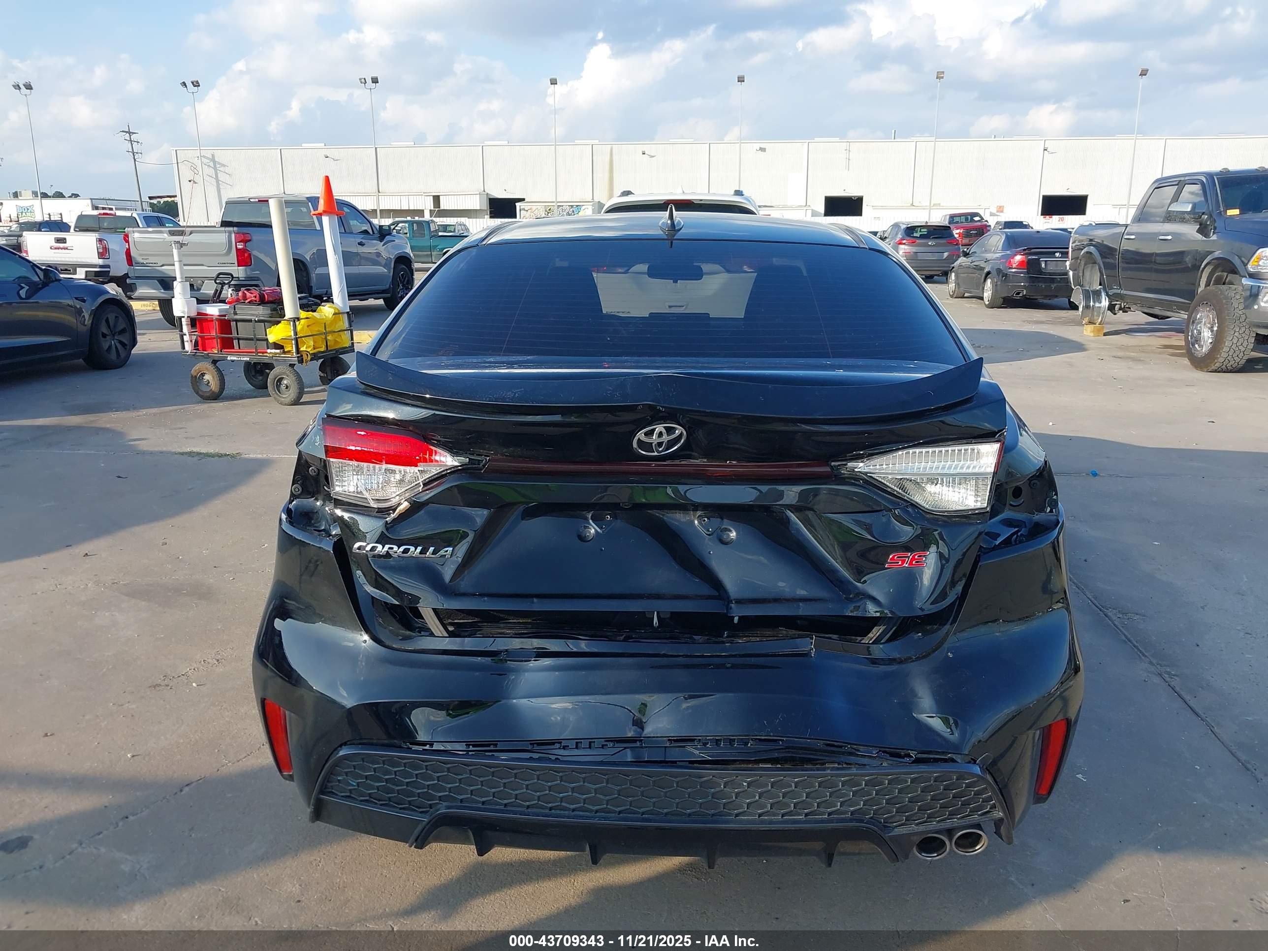 TOYOTA COROLLA image 6