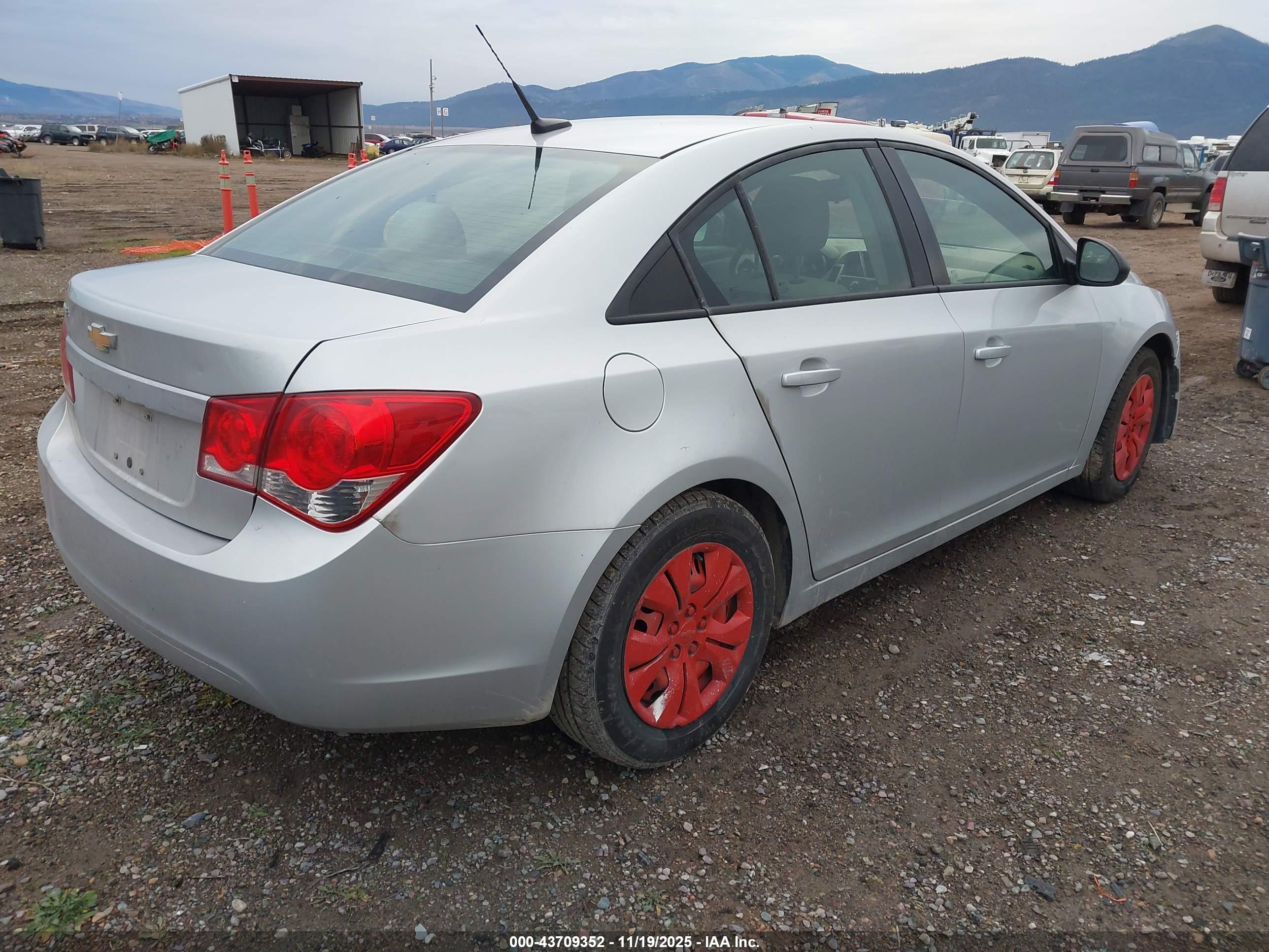 CHEVROLET CRUZE image 4