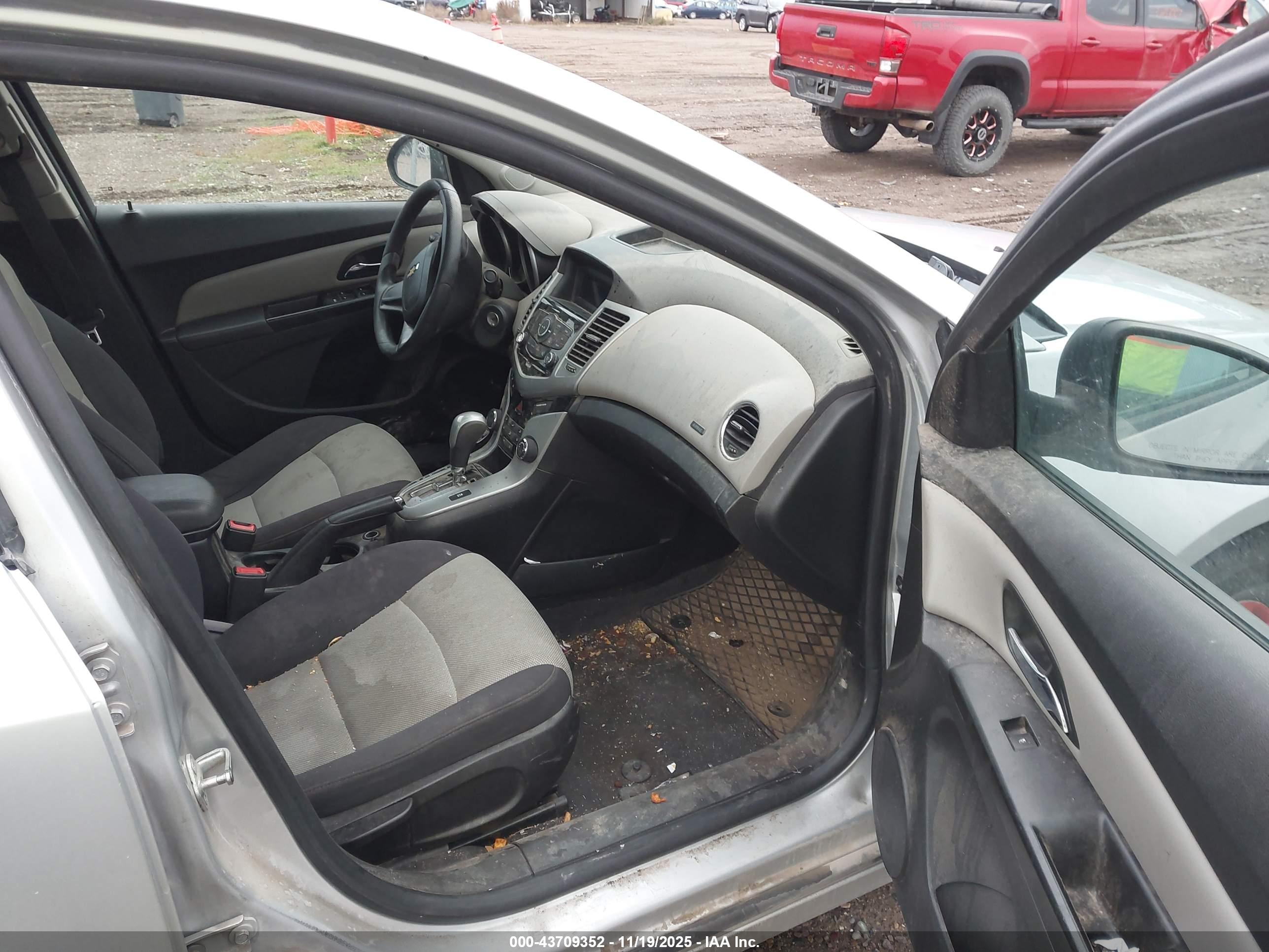 CHEVROLET CRUZE image 5