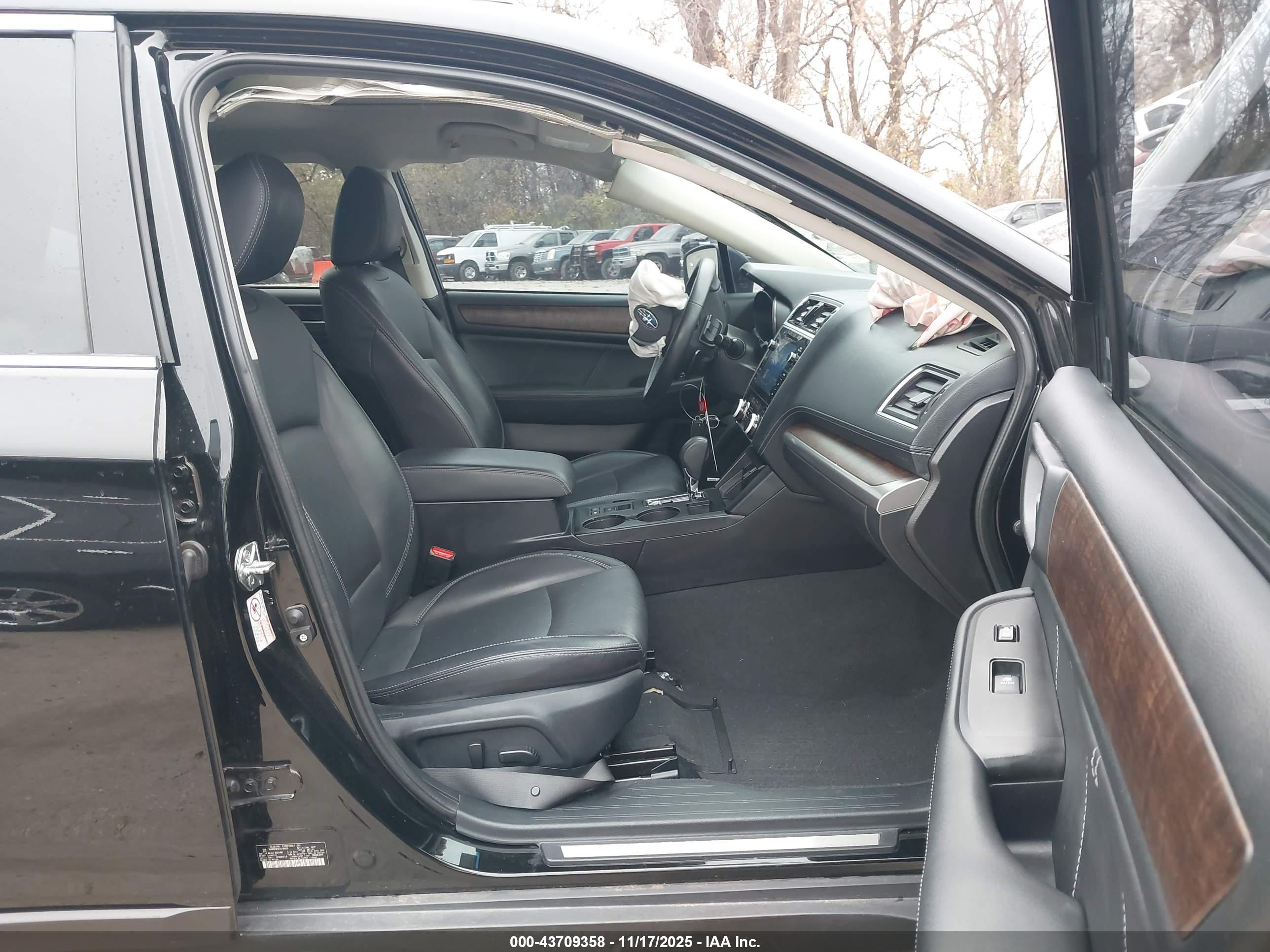 SUBARU OUTBACK image 5