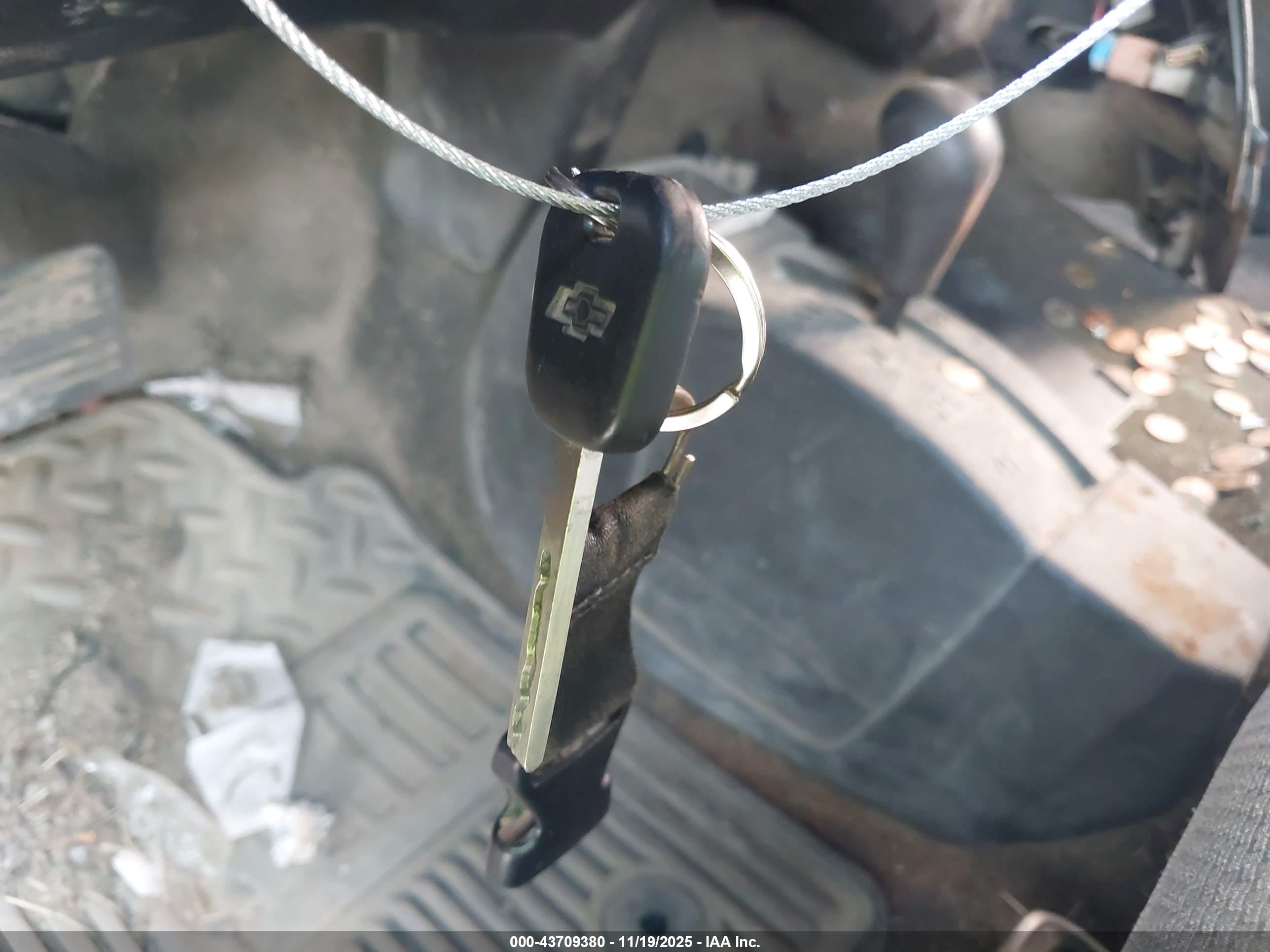 CHEVROLET SILVERADO image 11