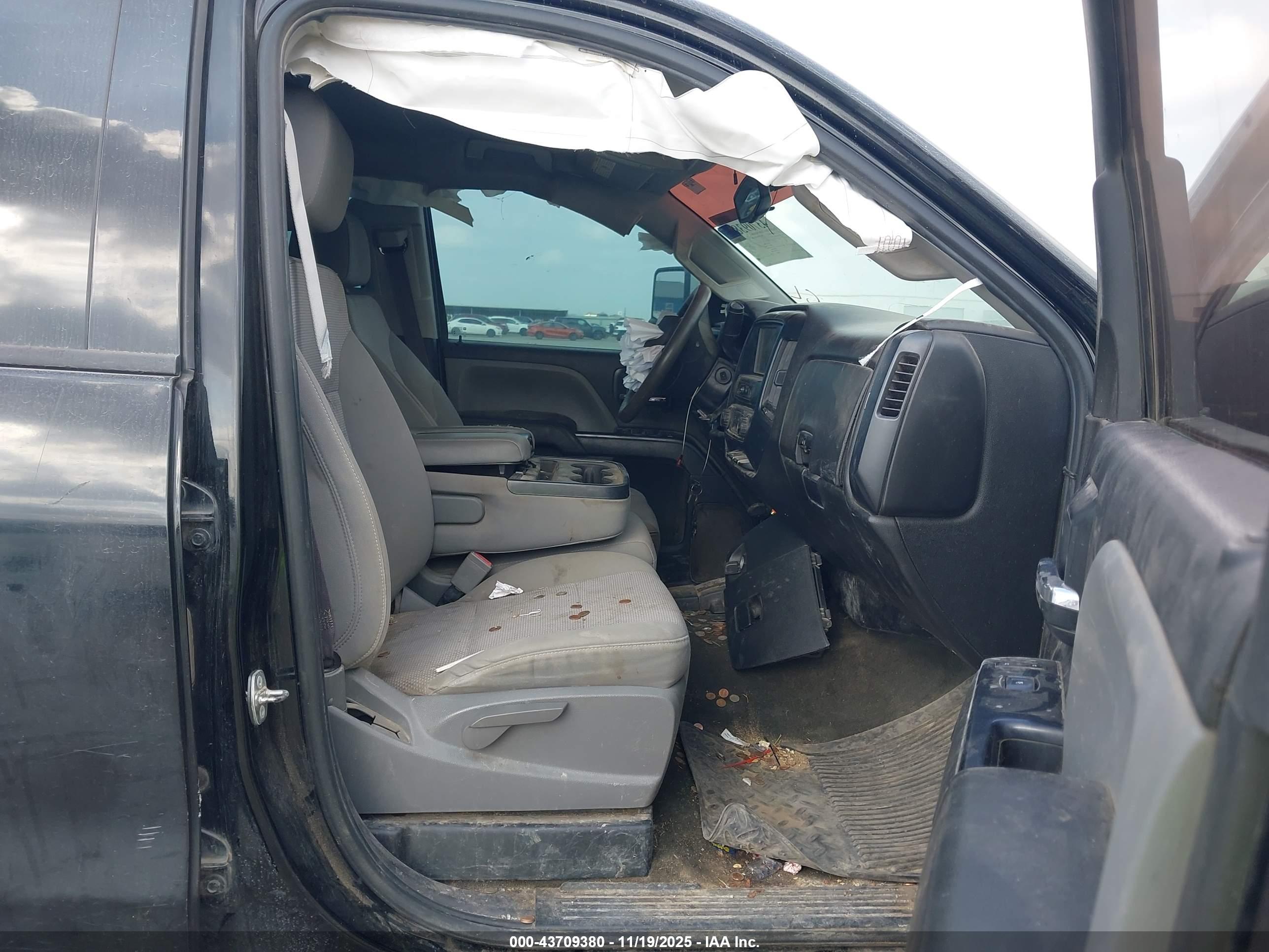 CHEVROLET SILVERADO image 5