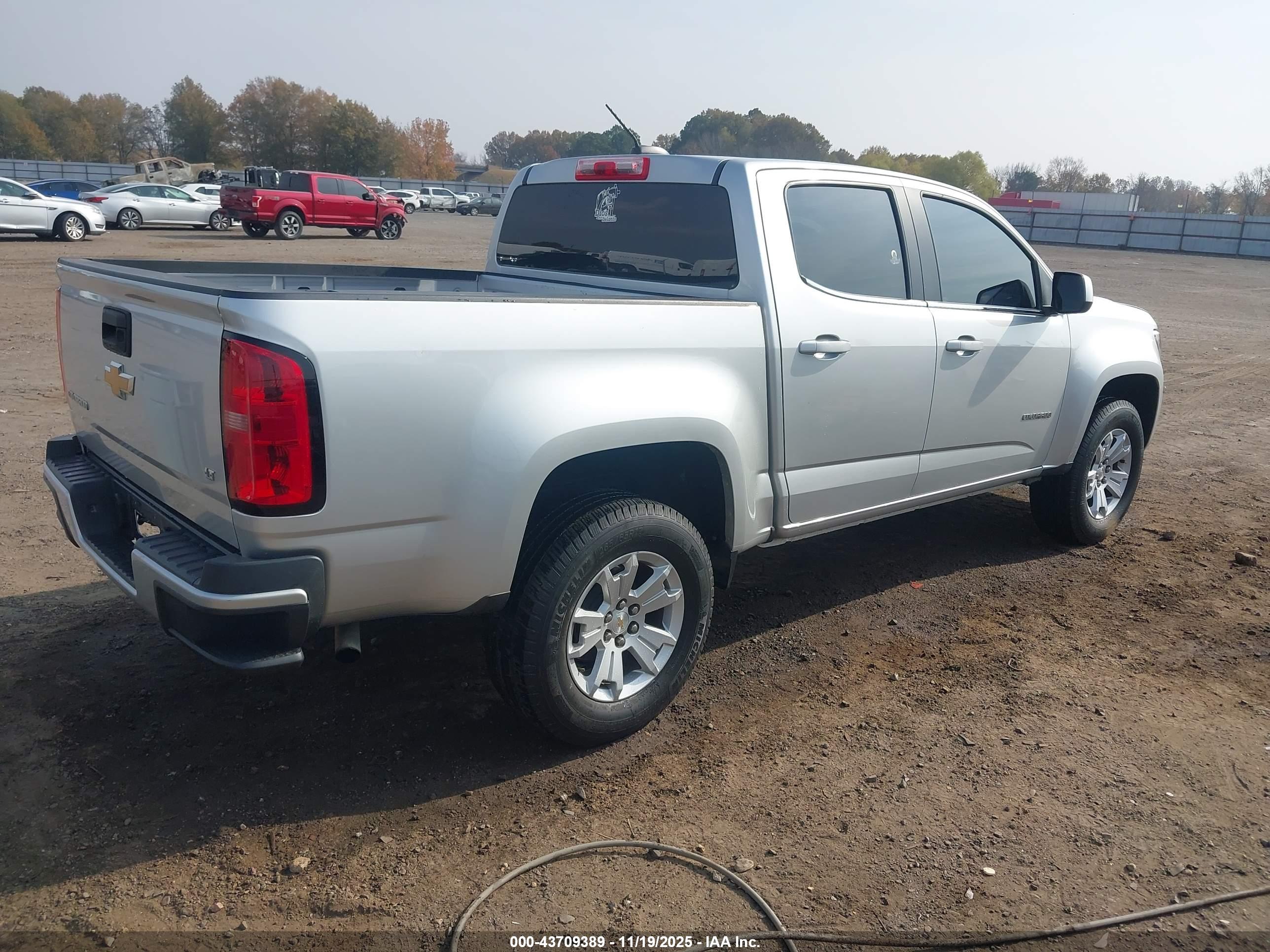 CHEVROLET COLORADO image 4