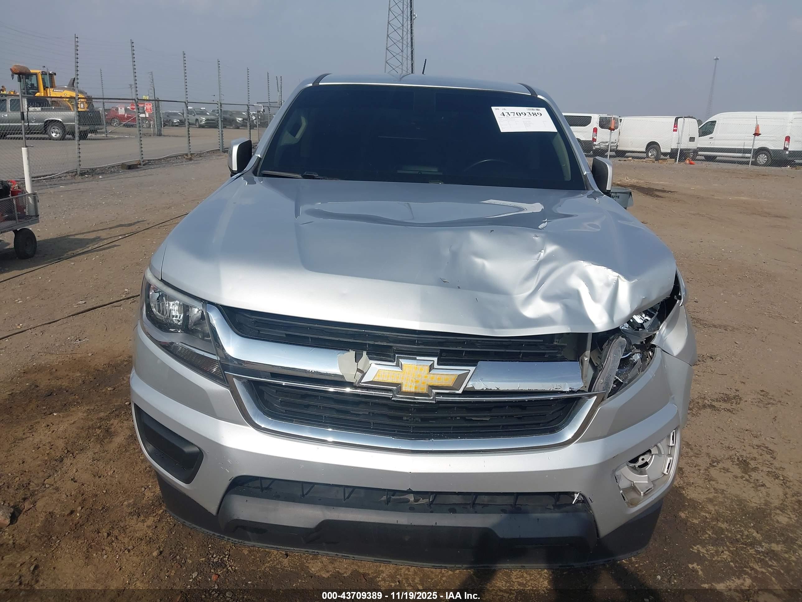 CHEVROLET COLORADO image 6