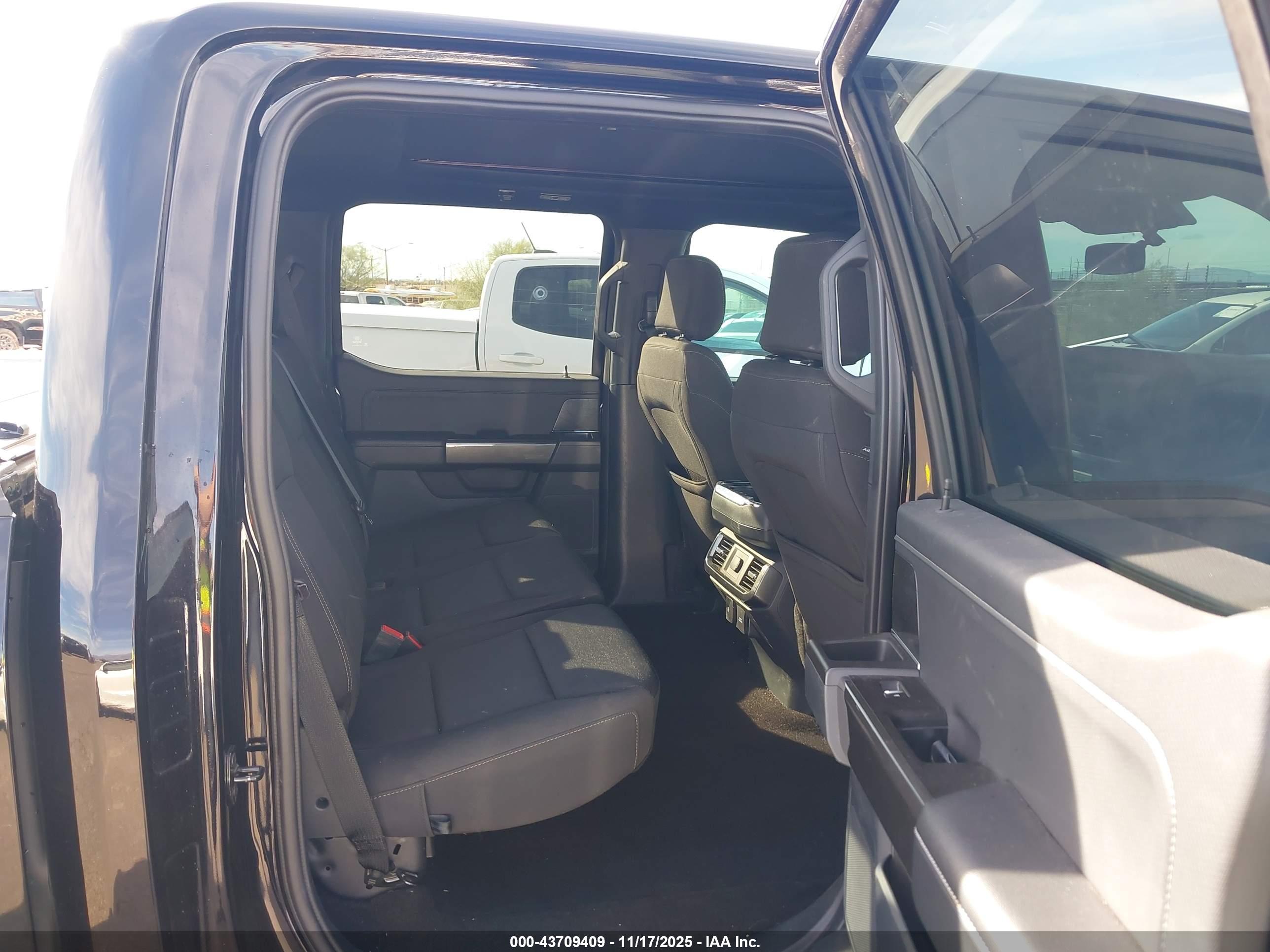 FORD F-150 image 8