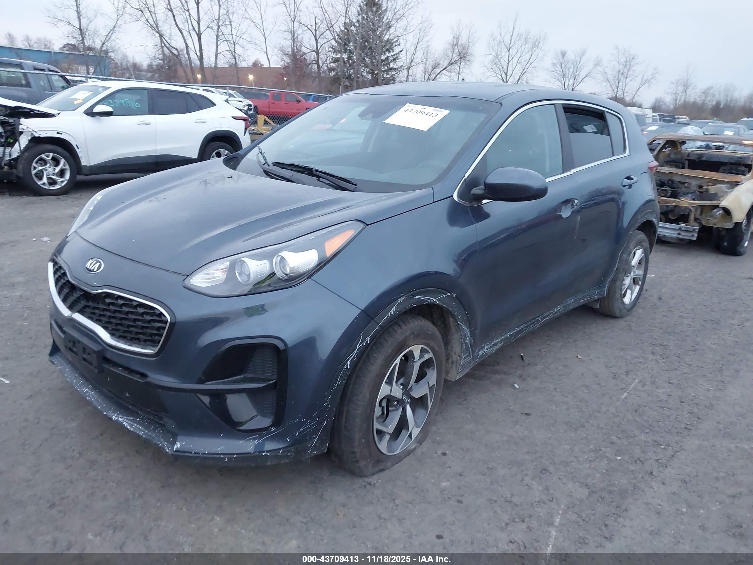 KIA SPORTAGE image 2