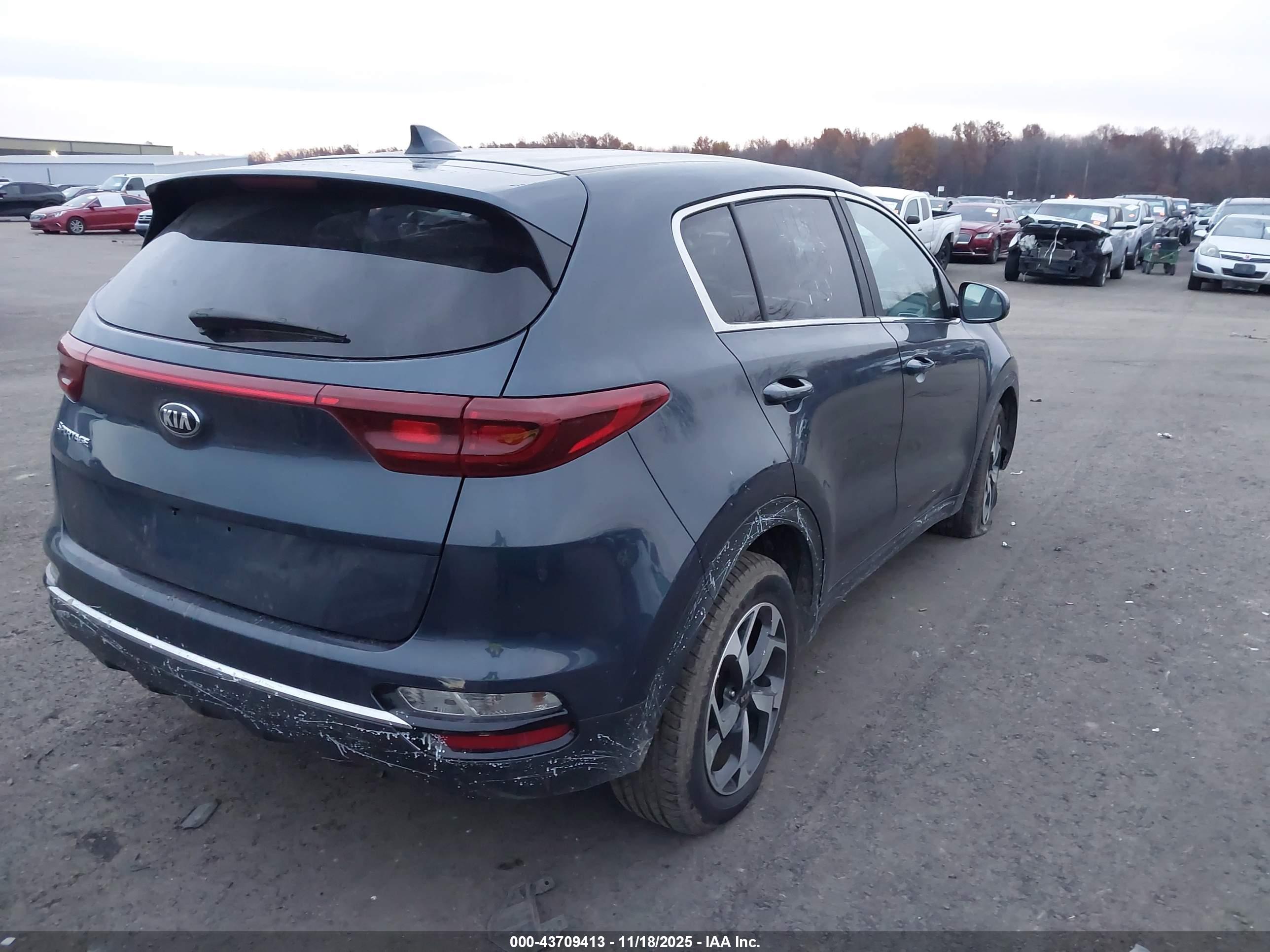KIA SPORTAGE image 4