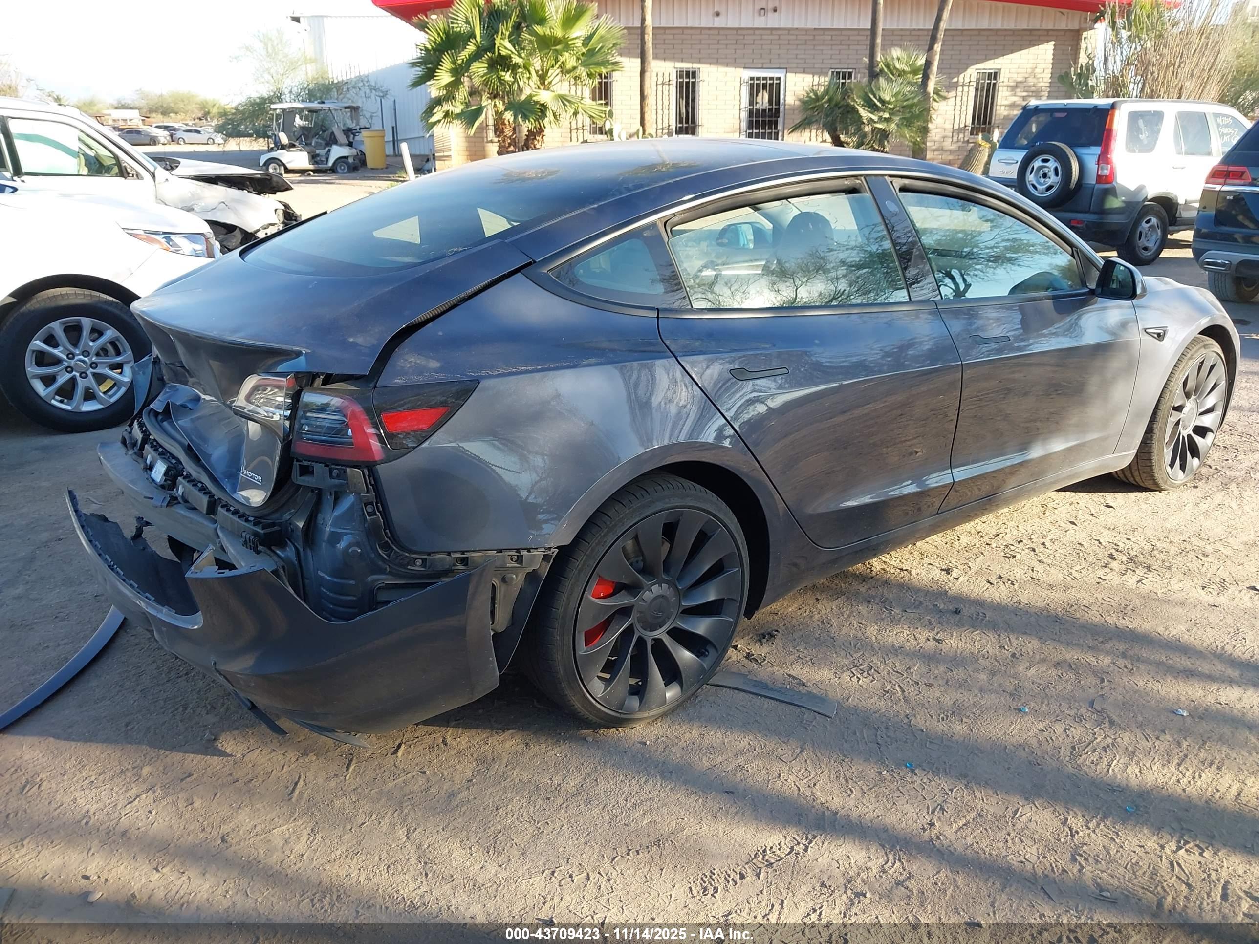 TESLA MODEL image 4