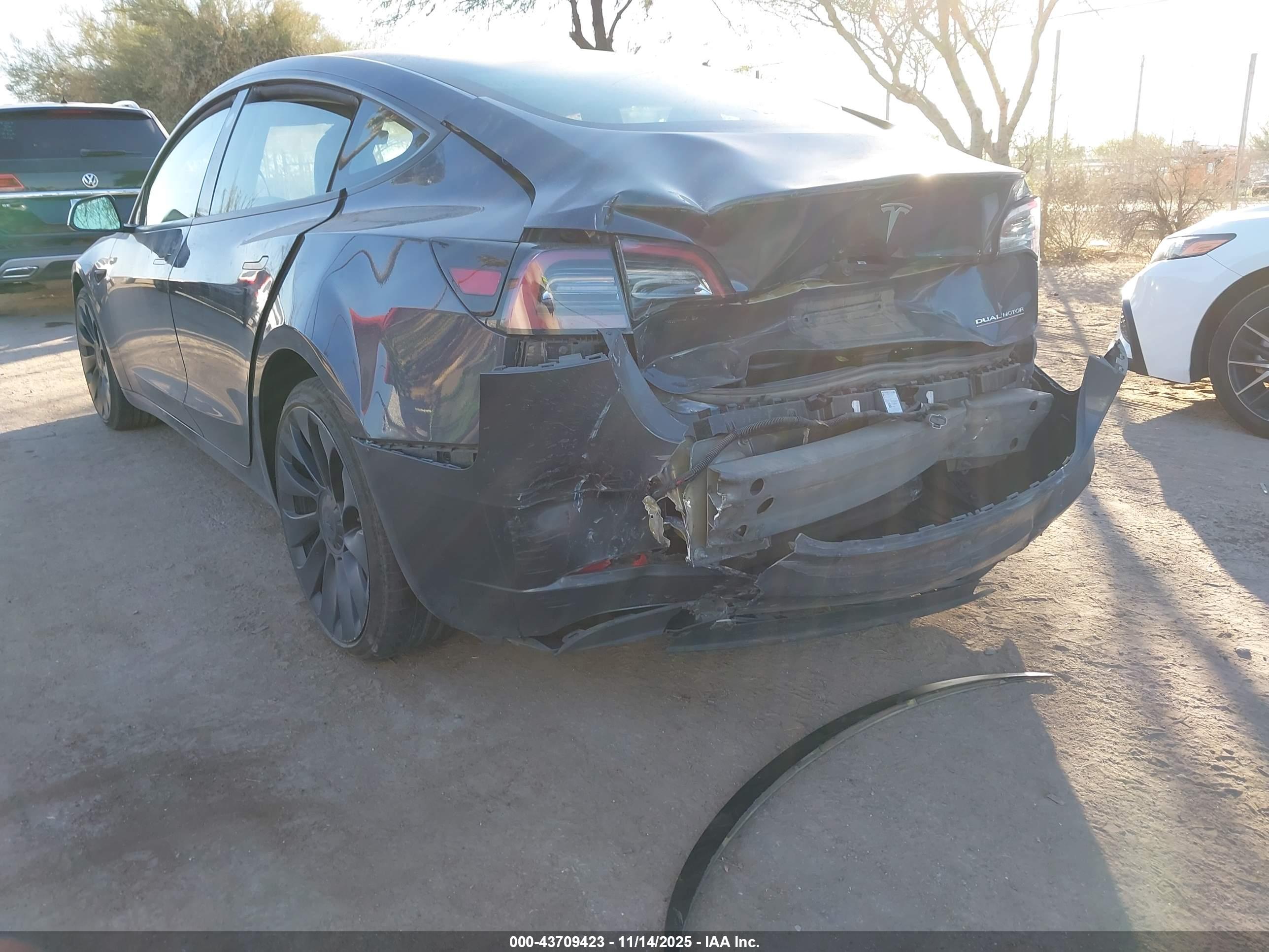 TESLA MODEL image 6