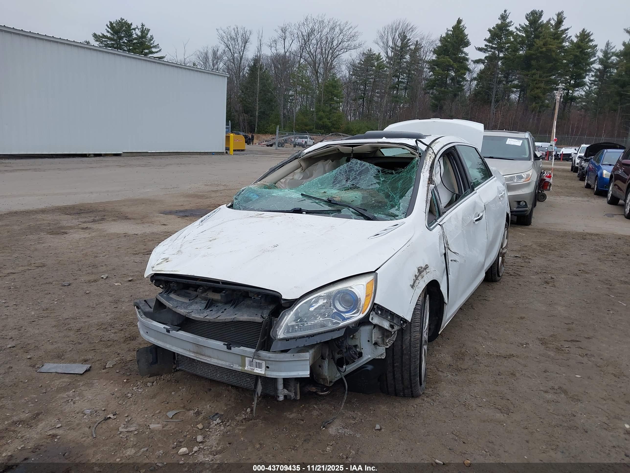BUICK VERANO image 2