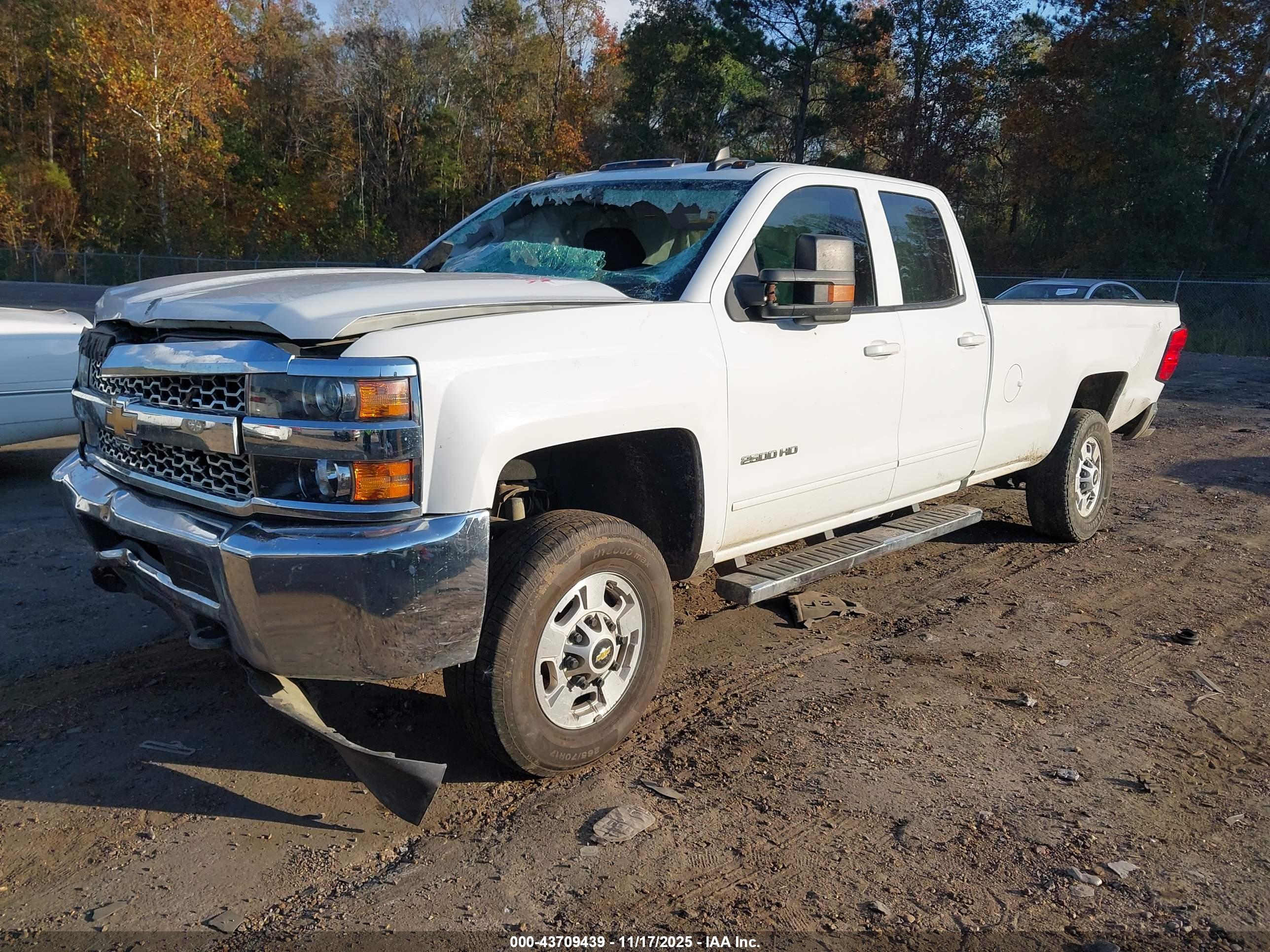 CHEVROLET SILVERADO image 2