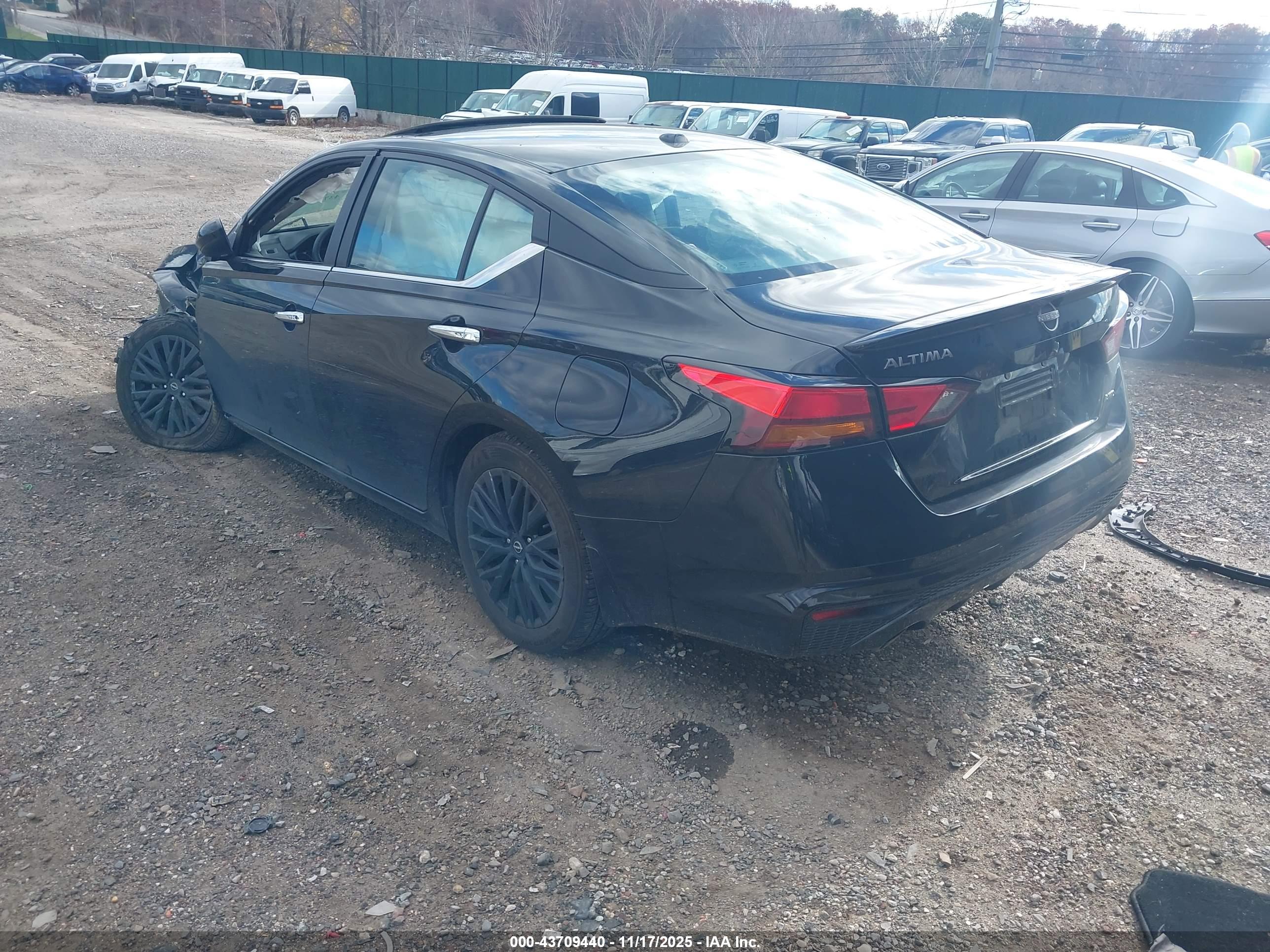 NISSAN ALTIMA image 3
