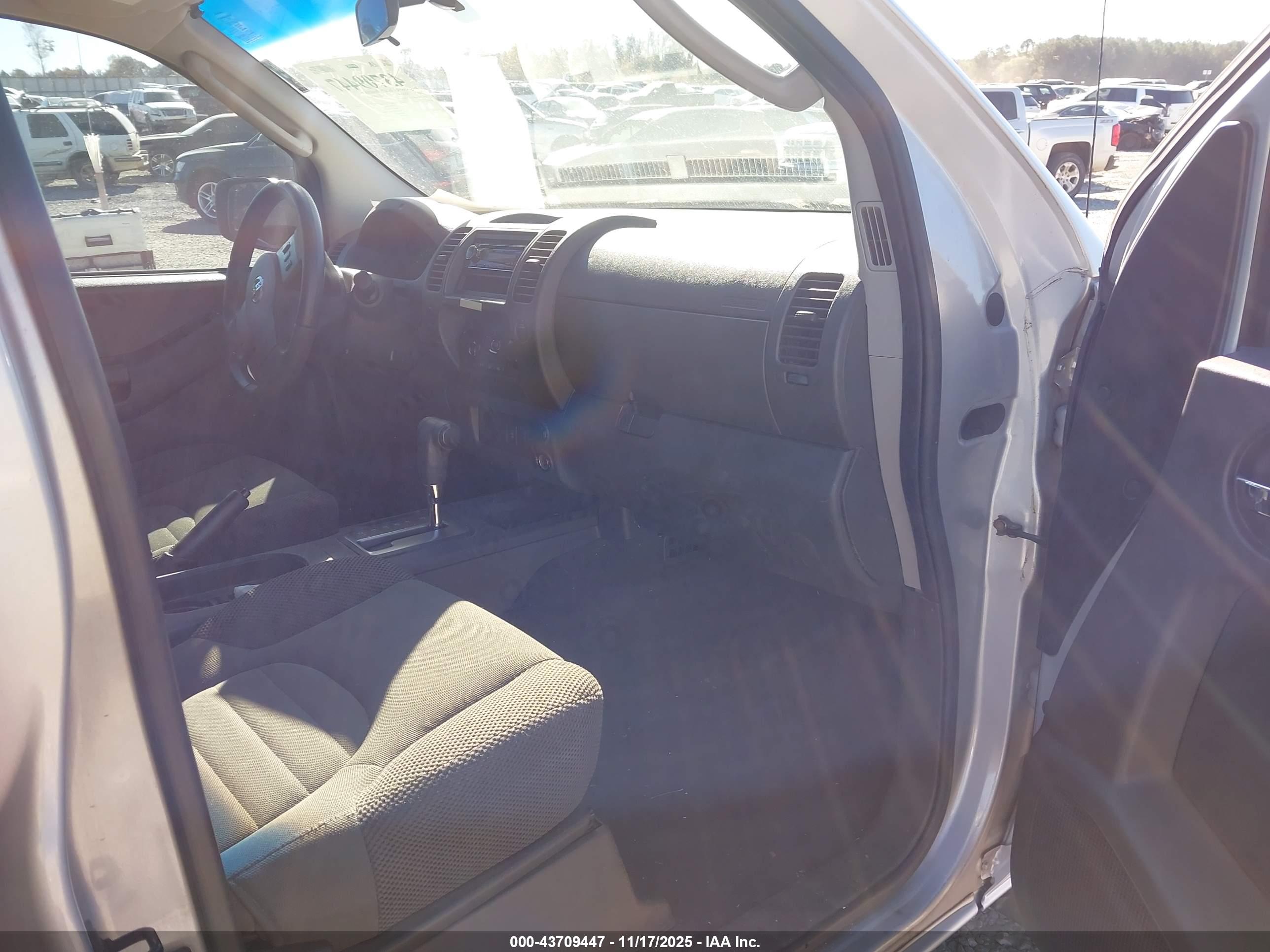 NISSAN XTERRA image 5