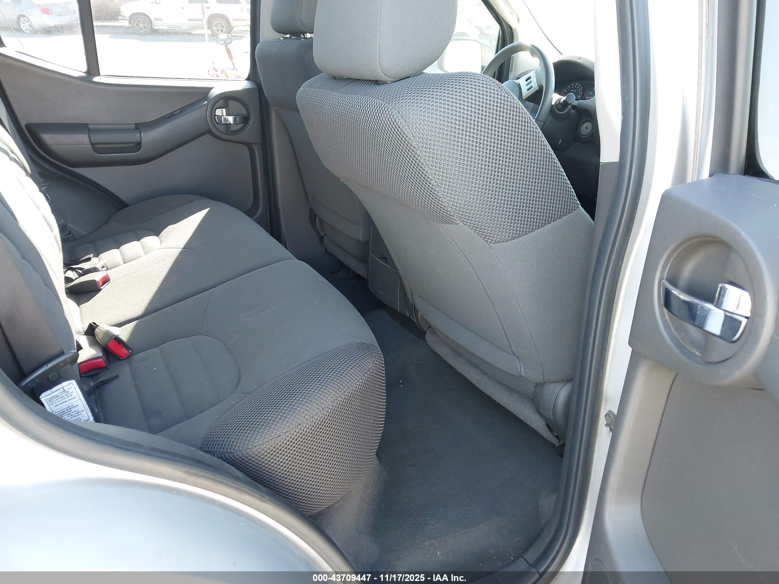 NISSAN XTERRA image 8