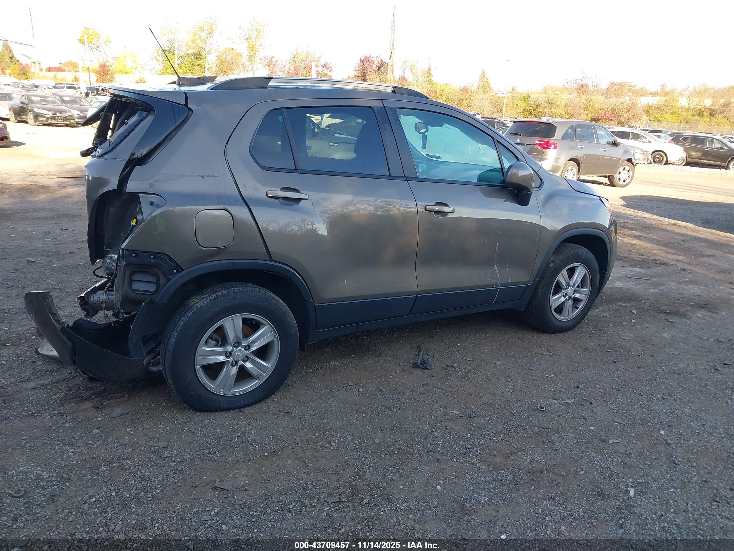 CHEVROLET TRAX image 4