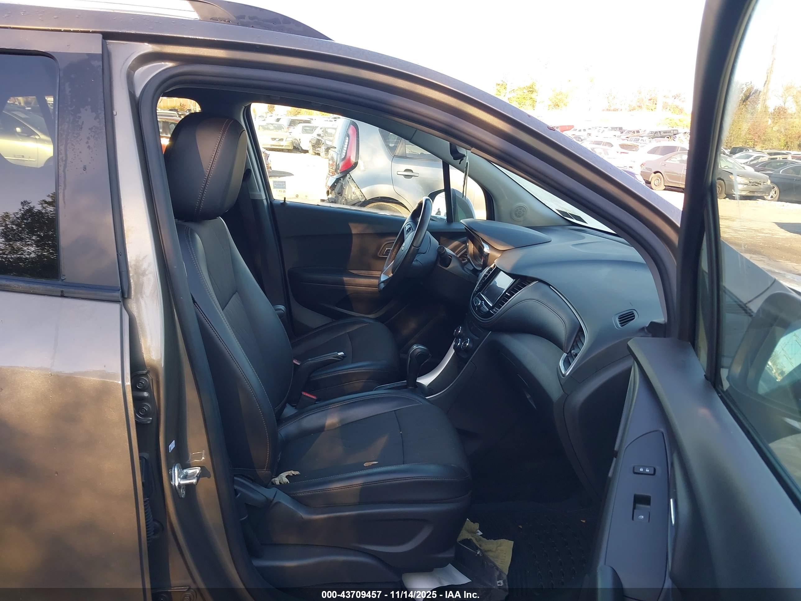 CHEVROLET TRAX image 5