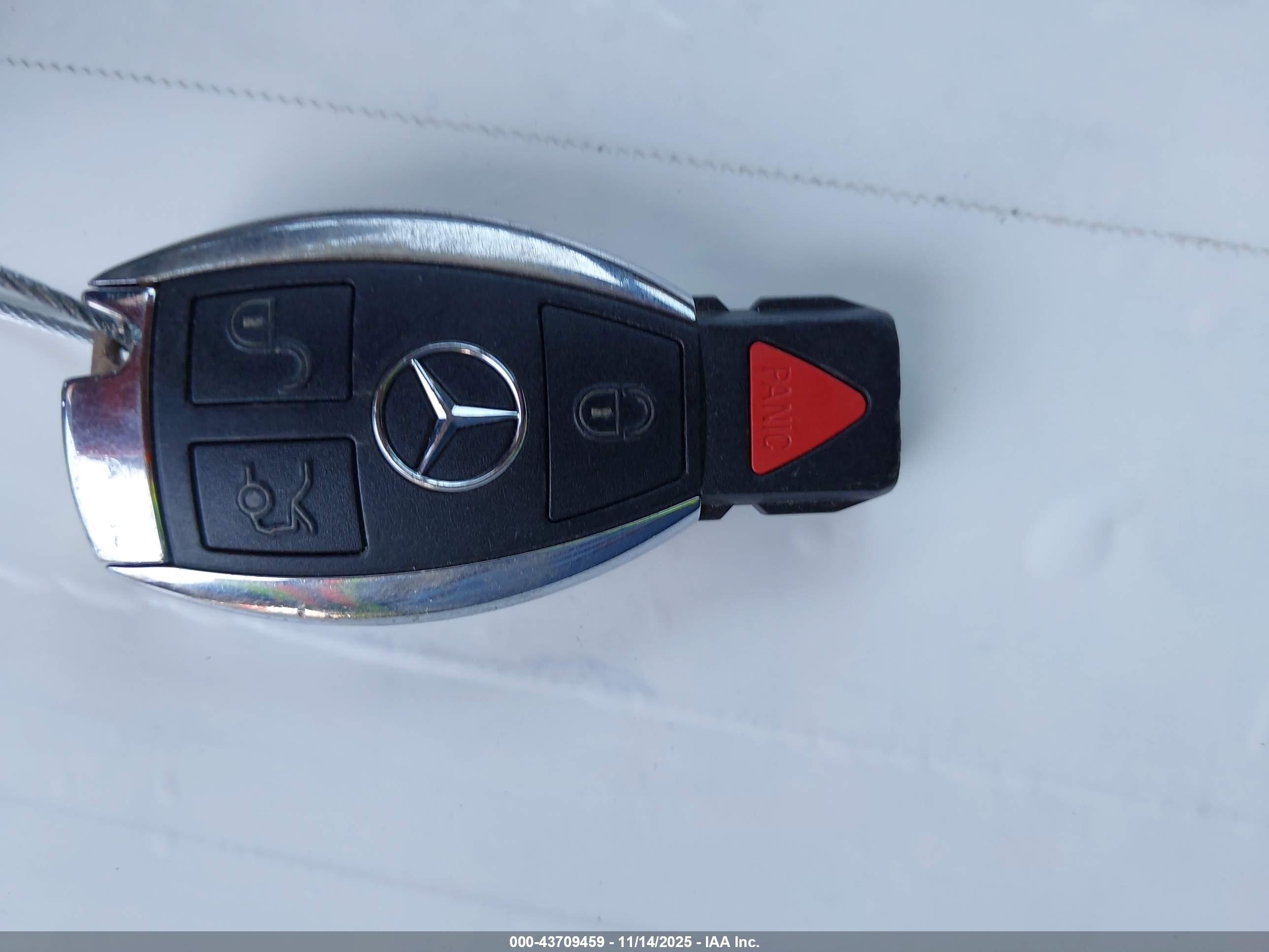 MERCEDES-BENZ E image 11