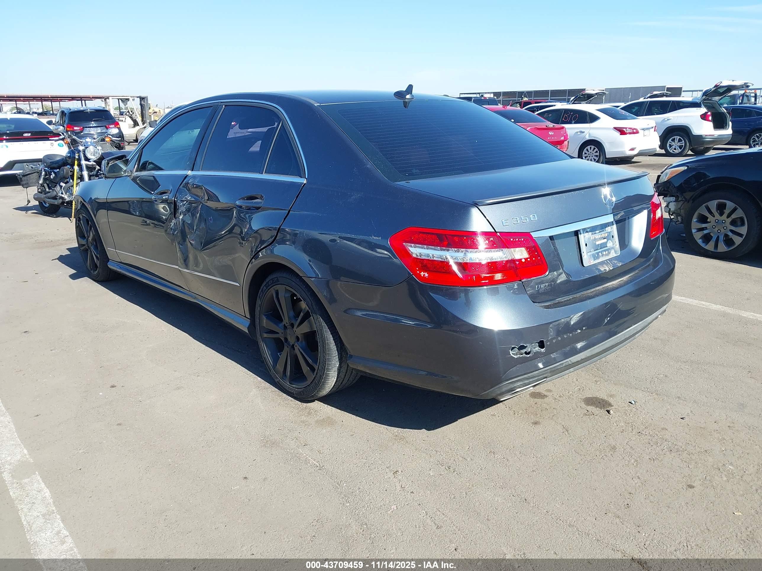 MERCEDES-BENZ E image 3