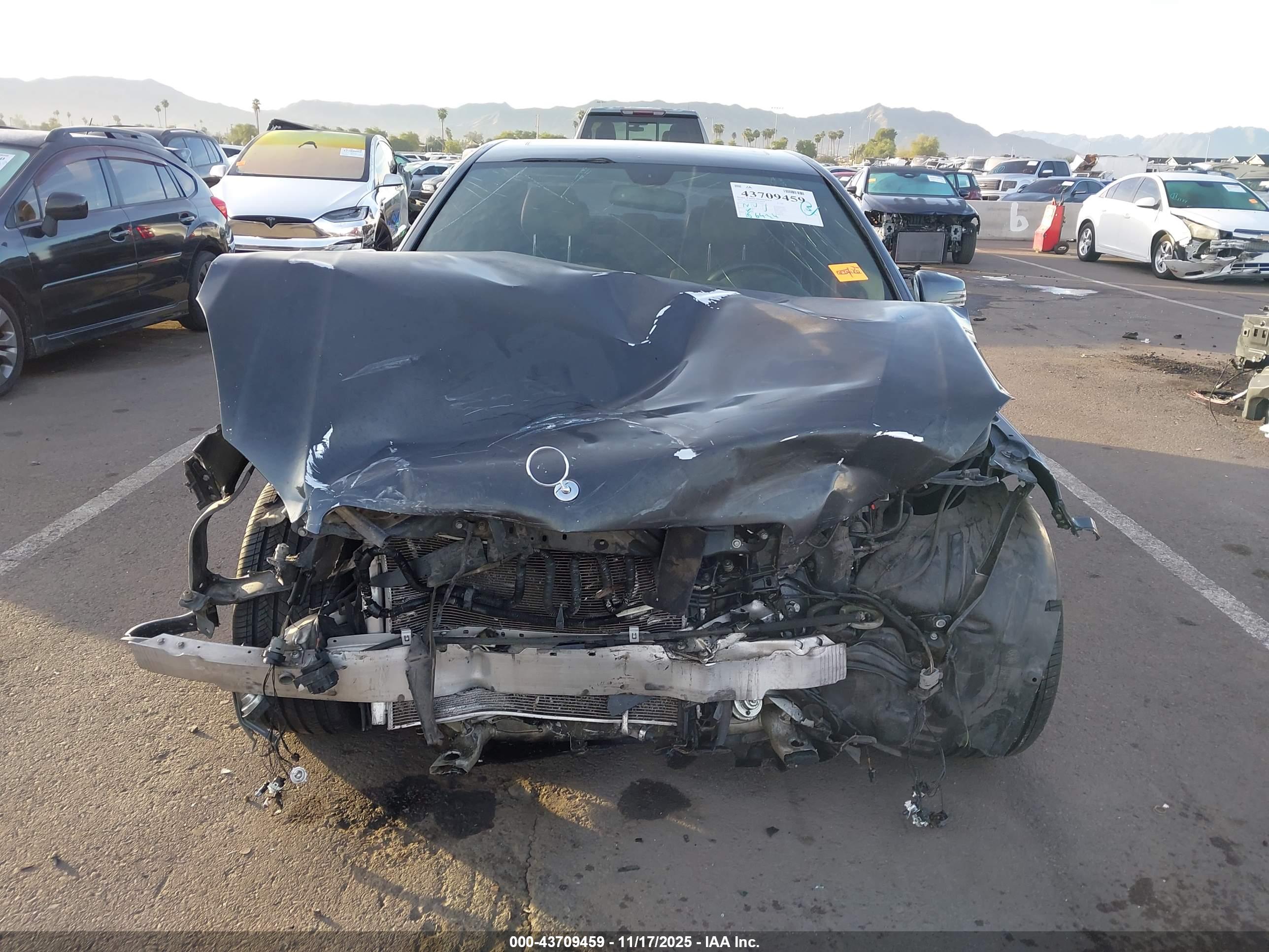 MERCEDES-BENZ E image 6