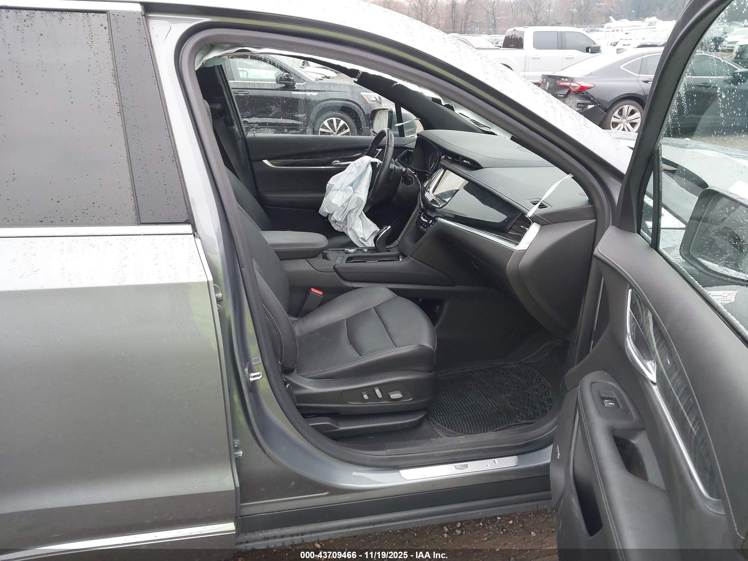 CADILLAC XT6 image 5