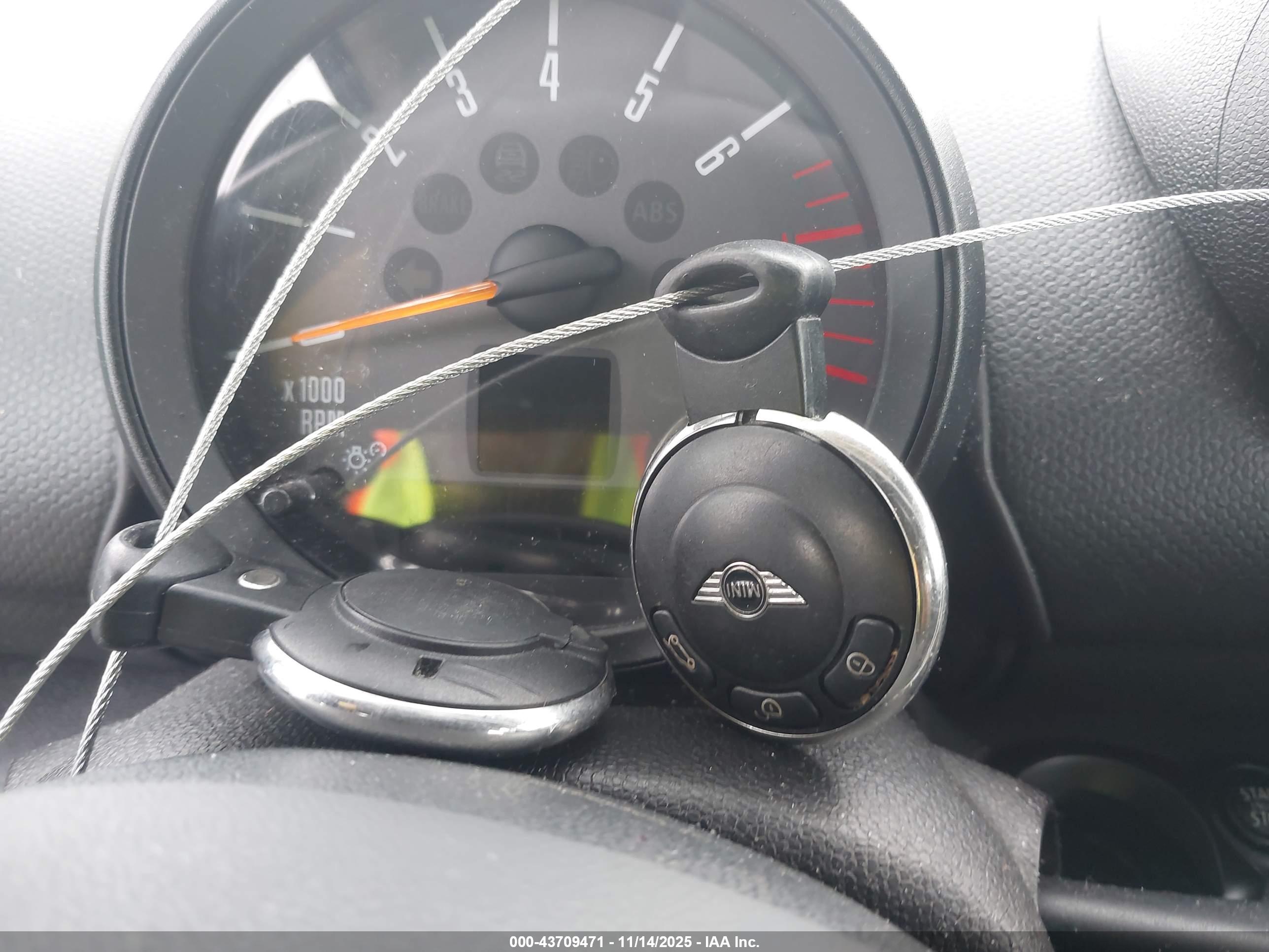 MINI COUNTRYMAN image 11