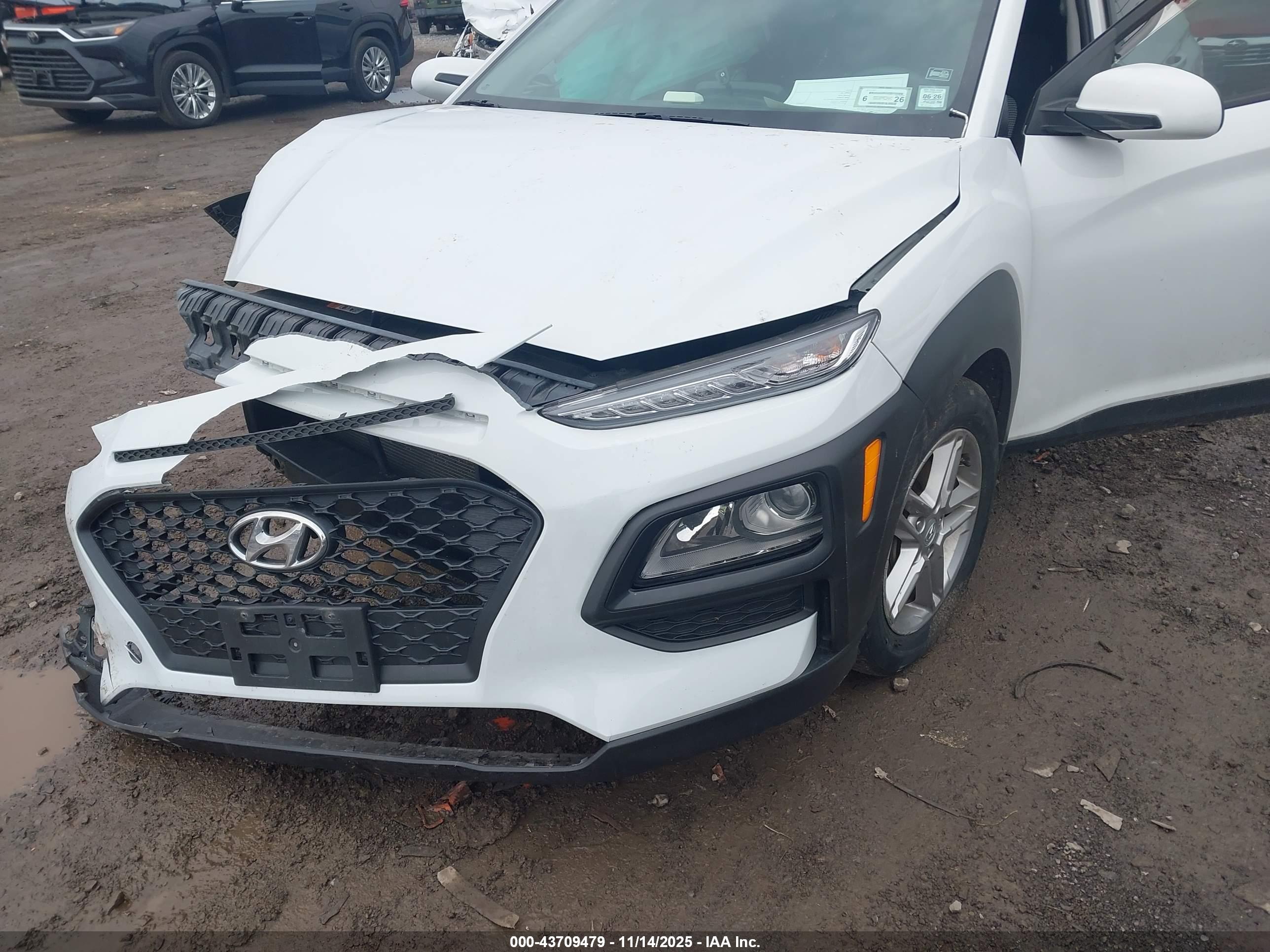 HYUNDAI KONA image 6