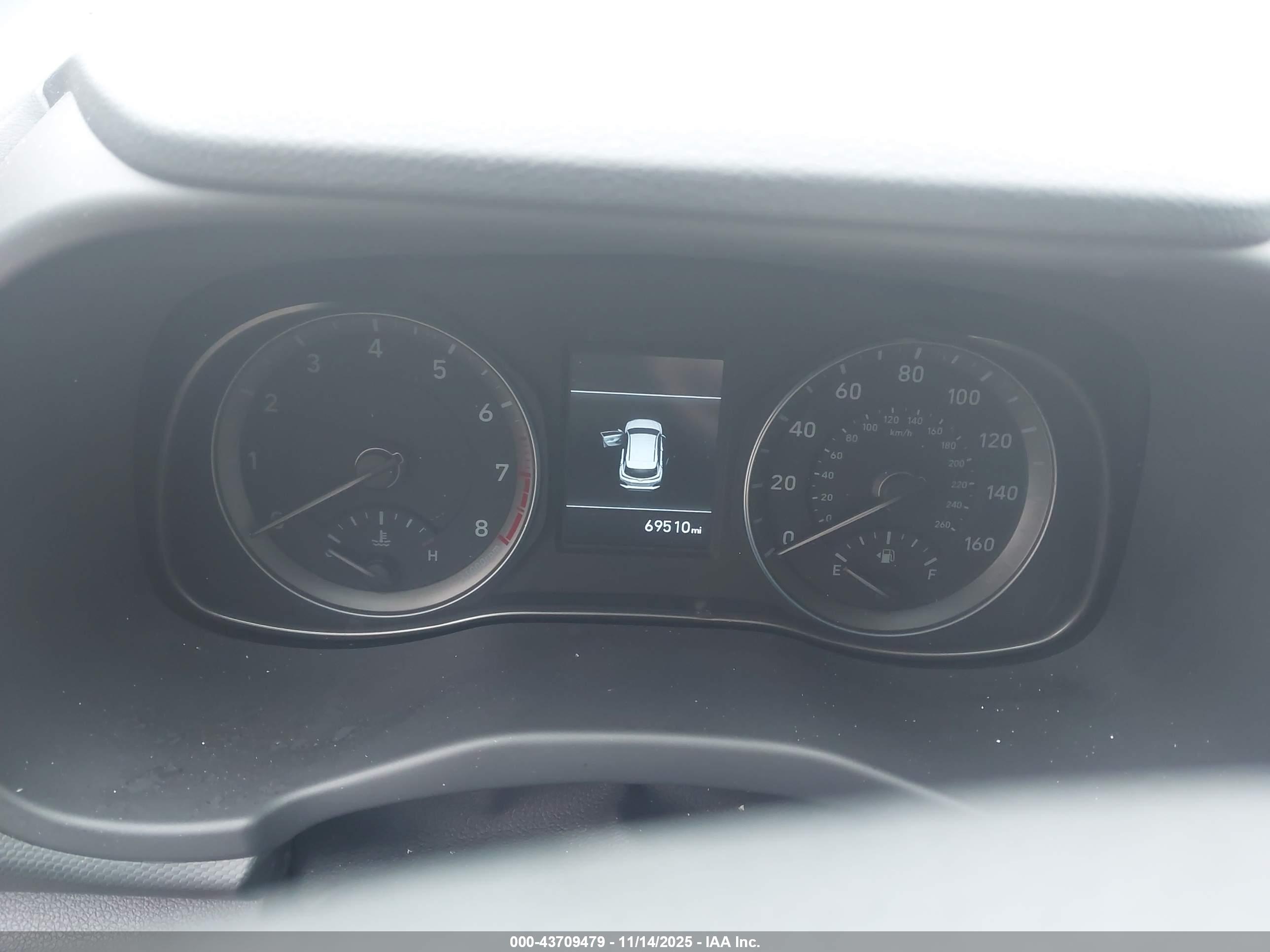 HYUNDAI KONA image 7