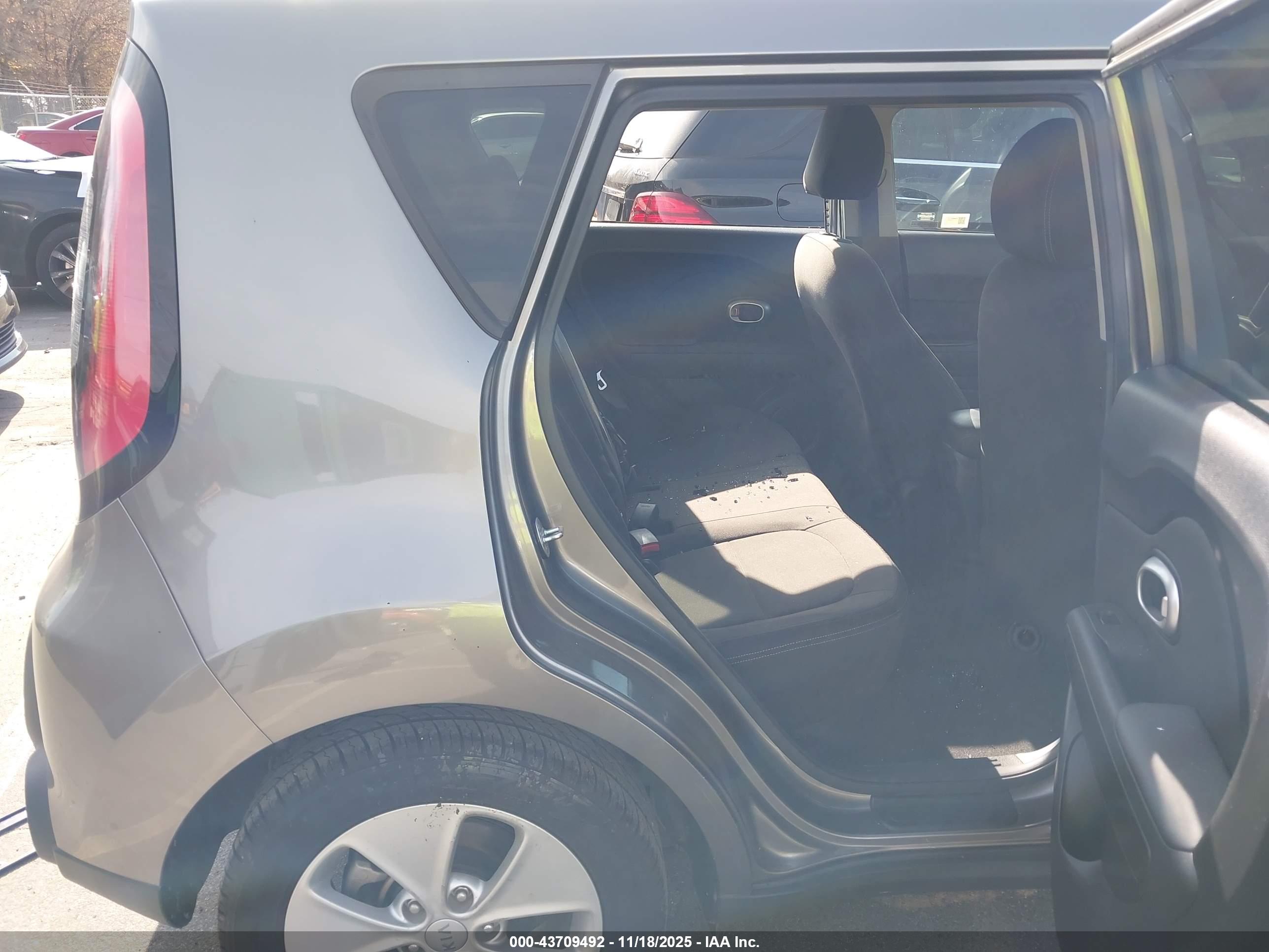 KIA SOUL image 8