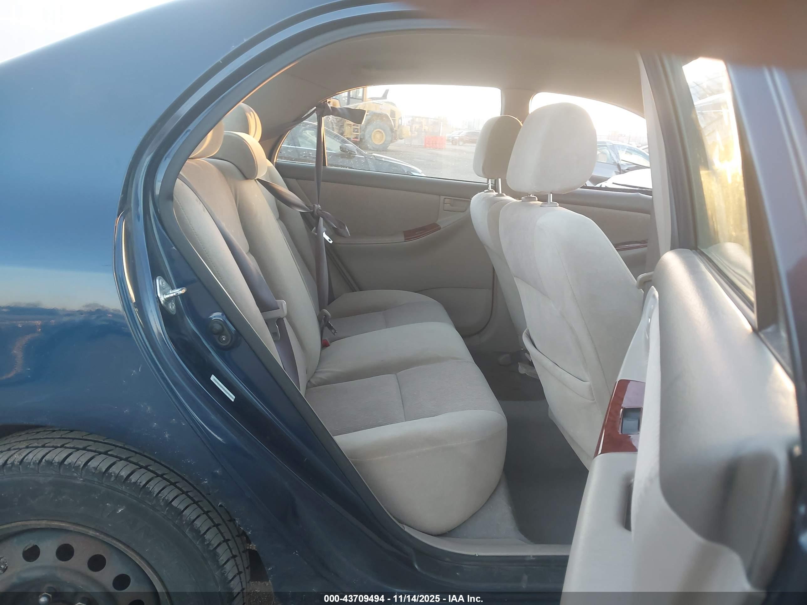 TOYOTA COROLLA image 8
