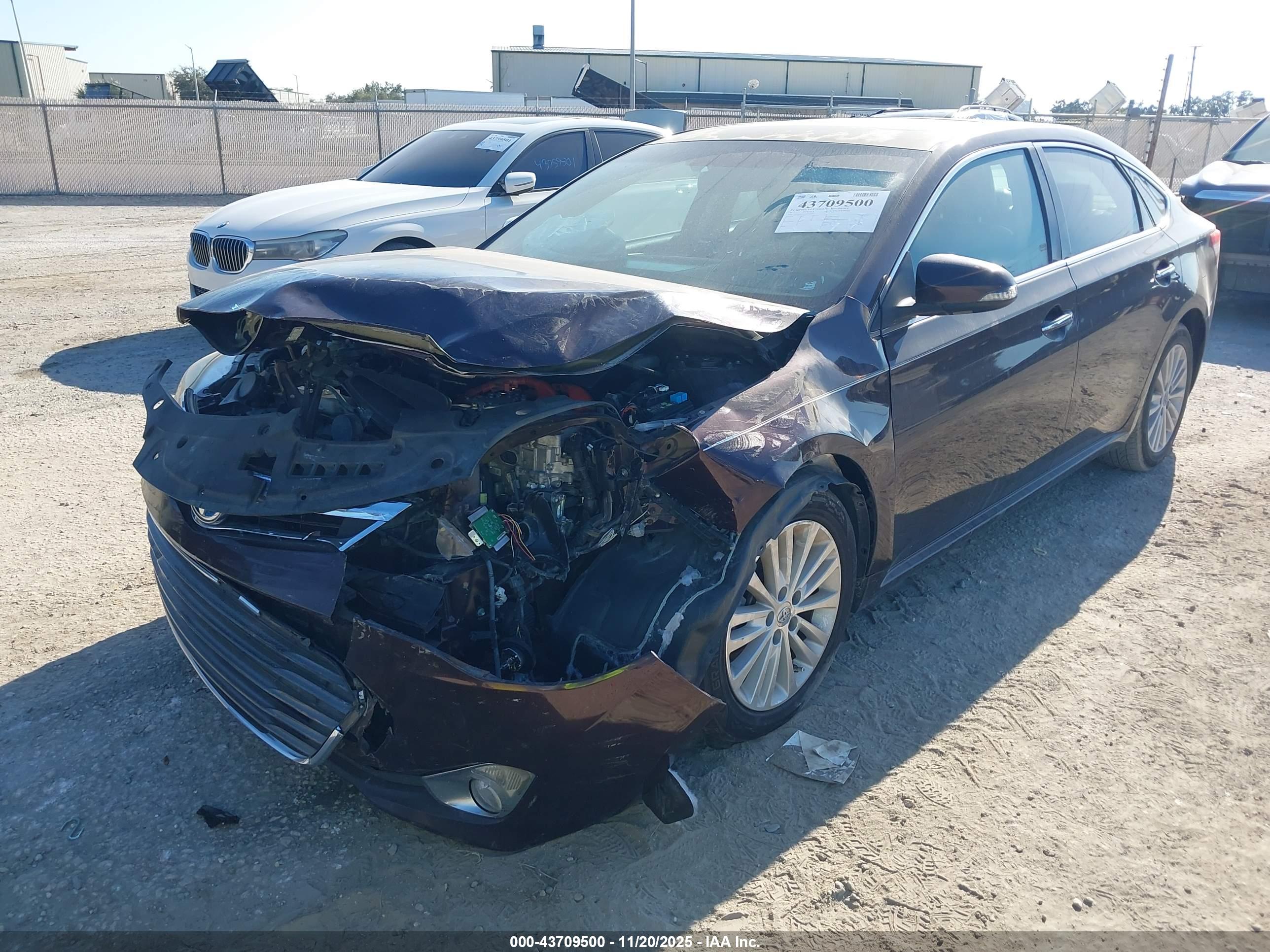 TOYOTA AVALON image 2
