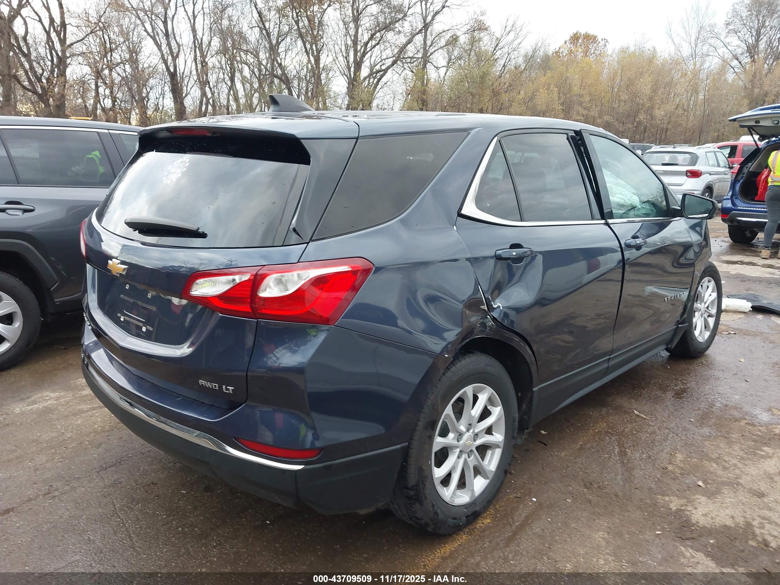 CHEVROLET EQUINOX image 4
