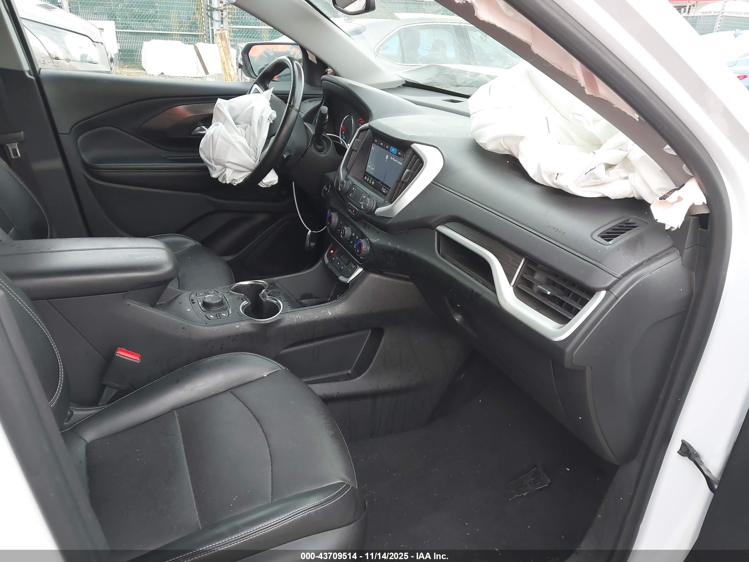GMC TERRAIN image 5