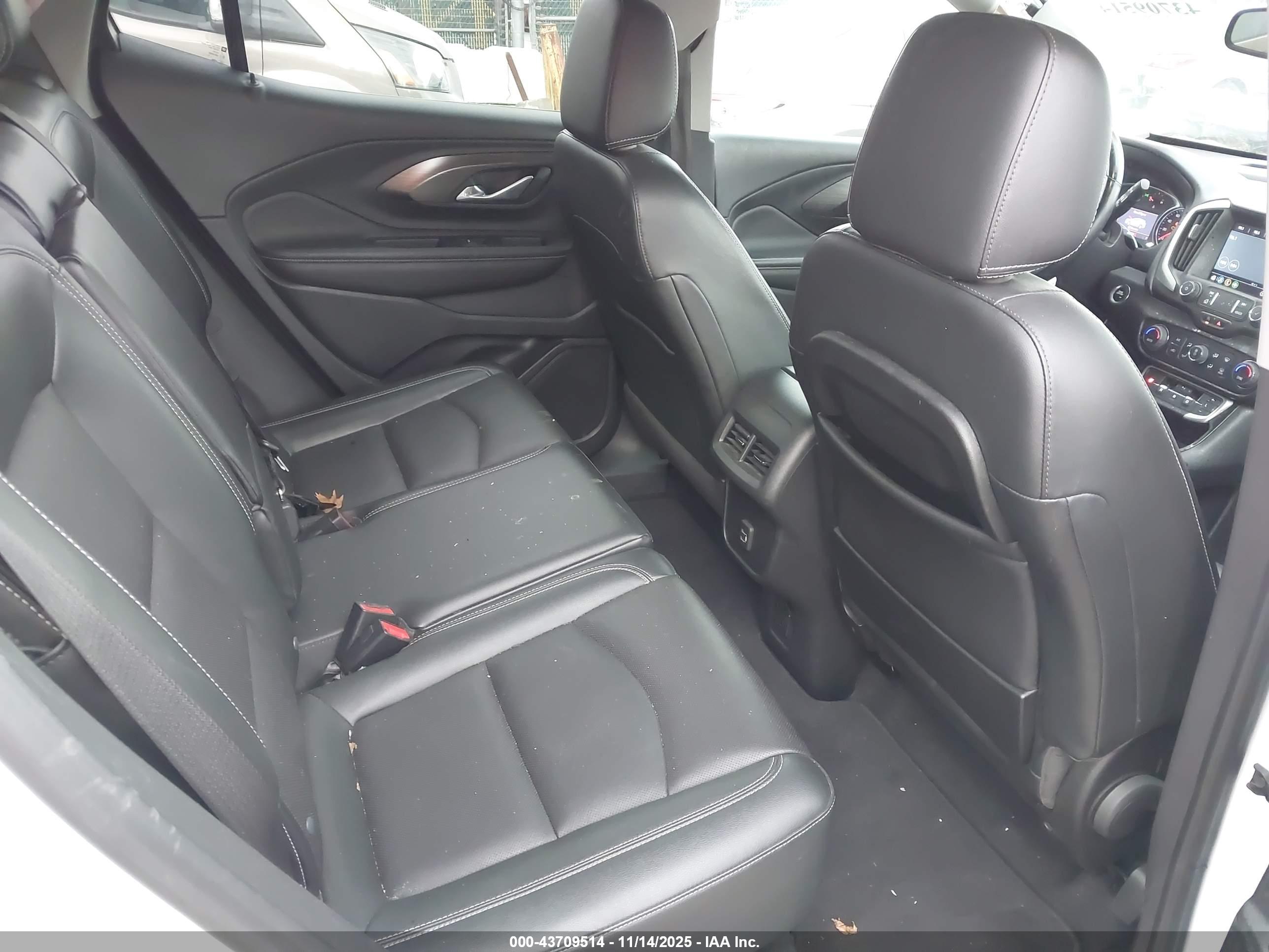 GMC TERRAIN image 8