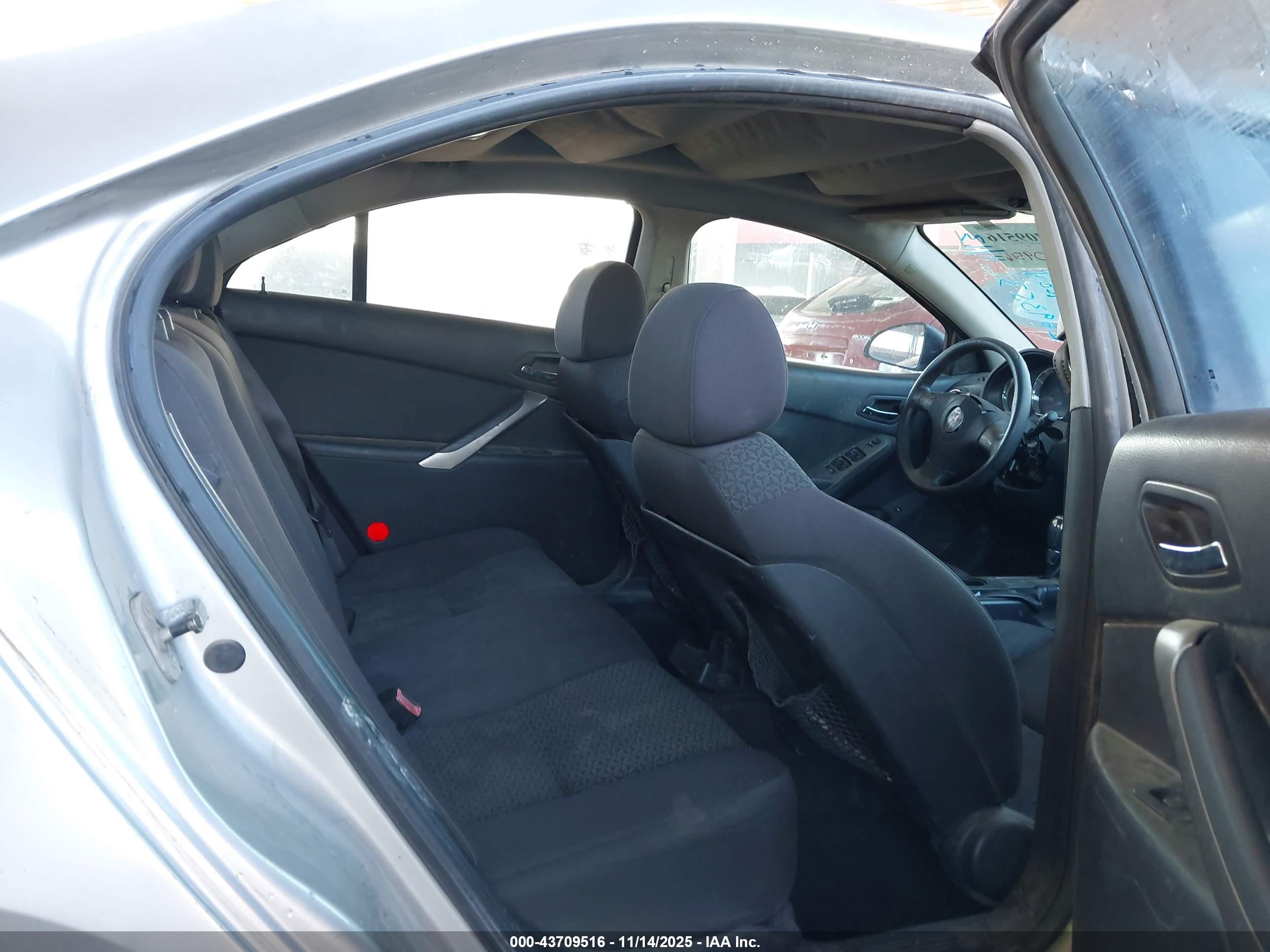 PONTIAC G6 image 8