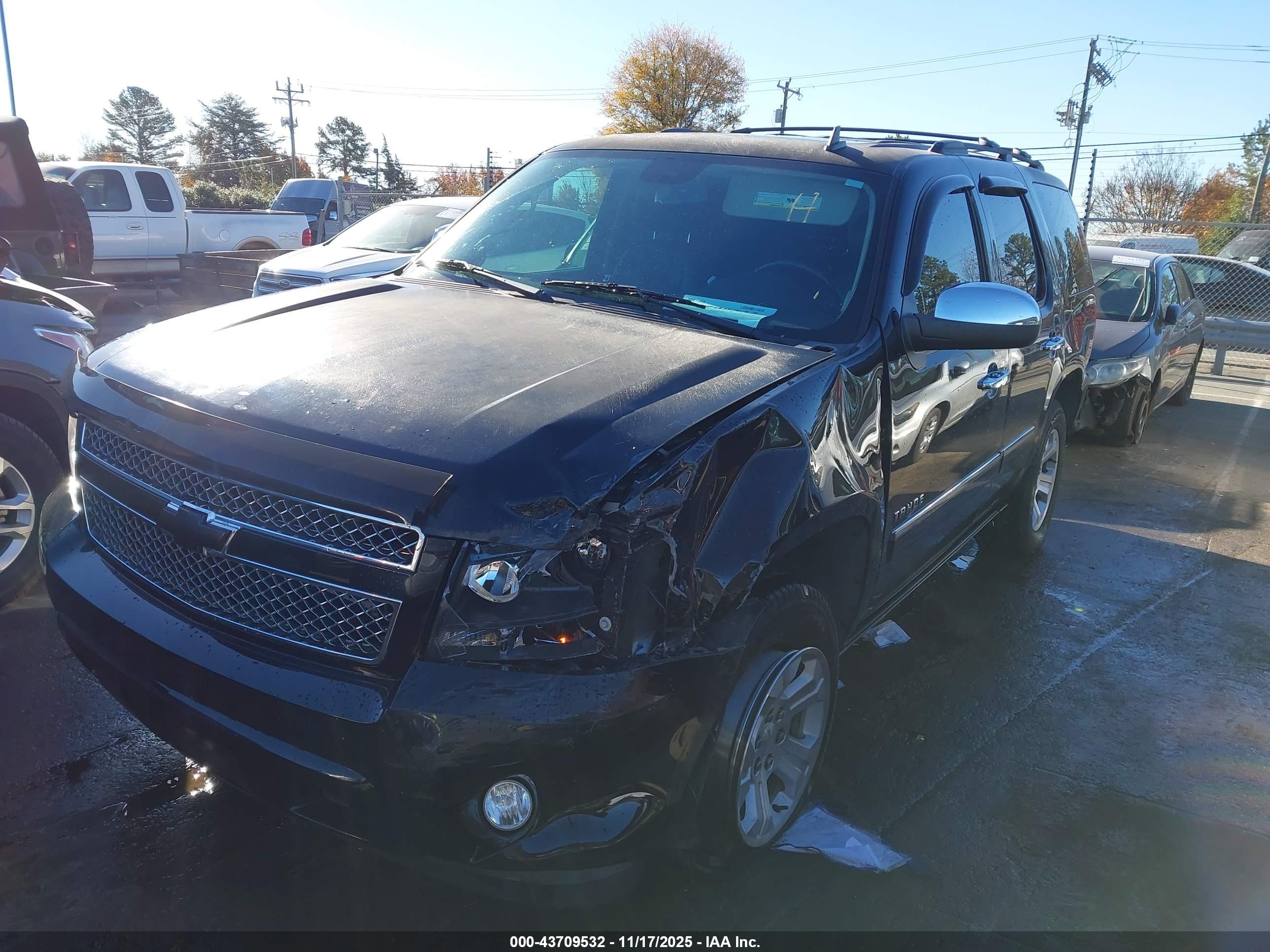 CHEVROLET TAHOE image 2