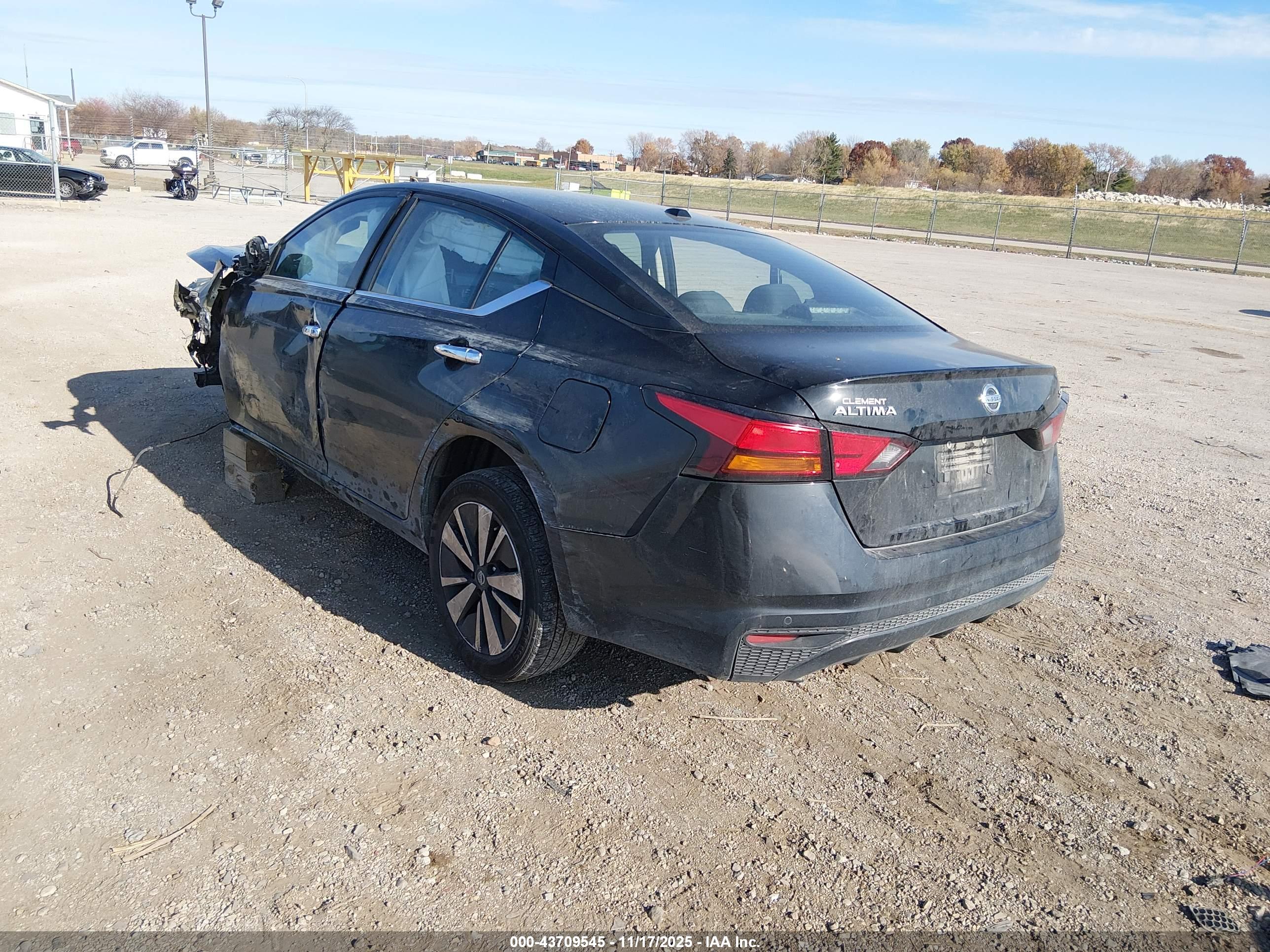 NISSAN ALTIMA image 3