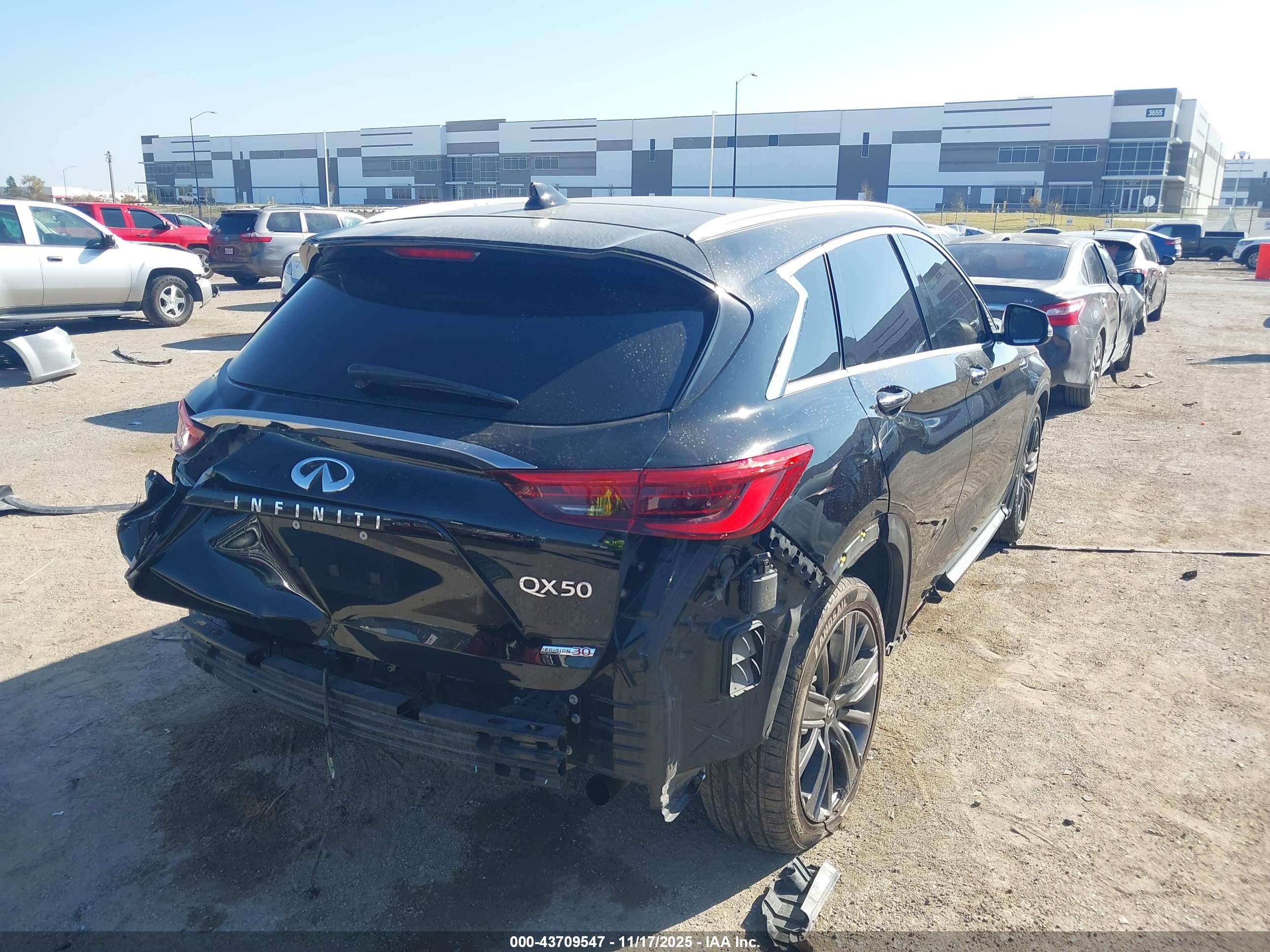 INFINITI QX50 image 4