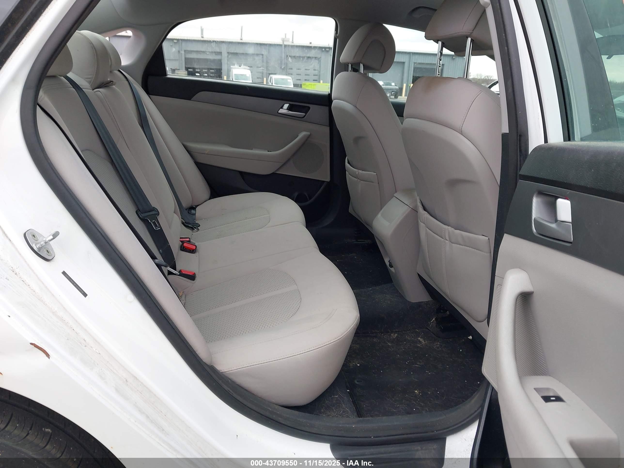 HYUNDAI SONATA image 8