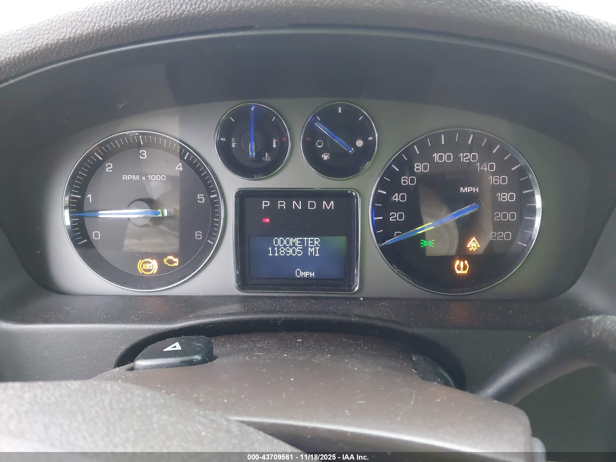 CADILLAC ESCALADE image 7