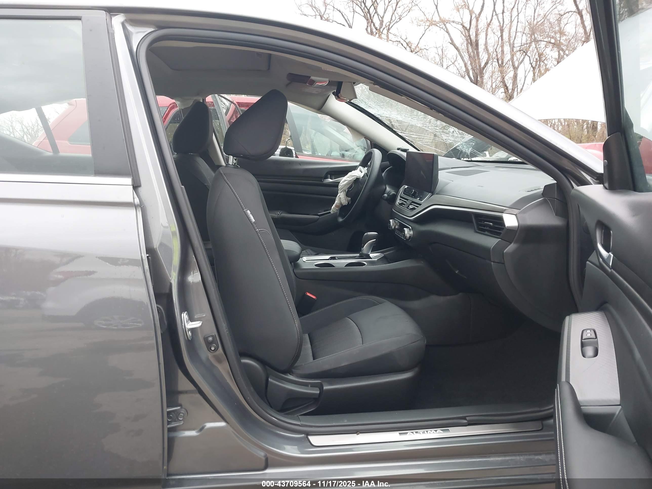 NISSAN ALTIMA image 5