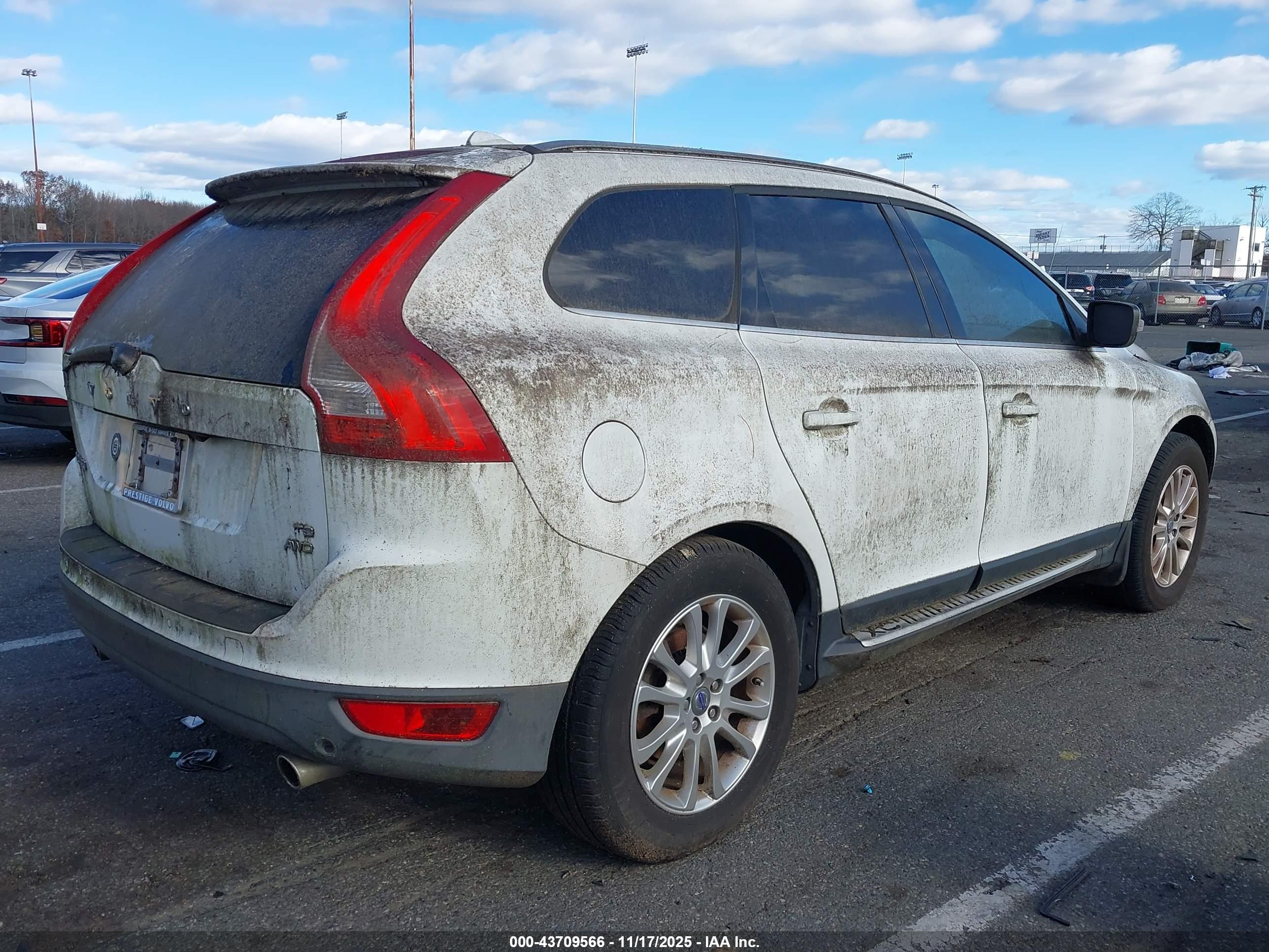 VOLVO XC60 image 4