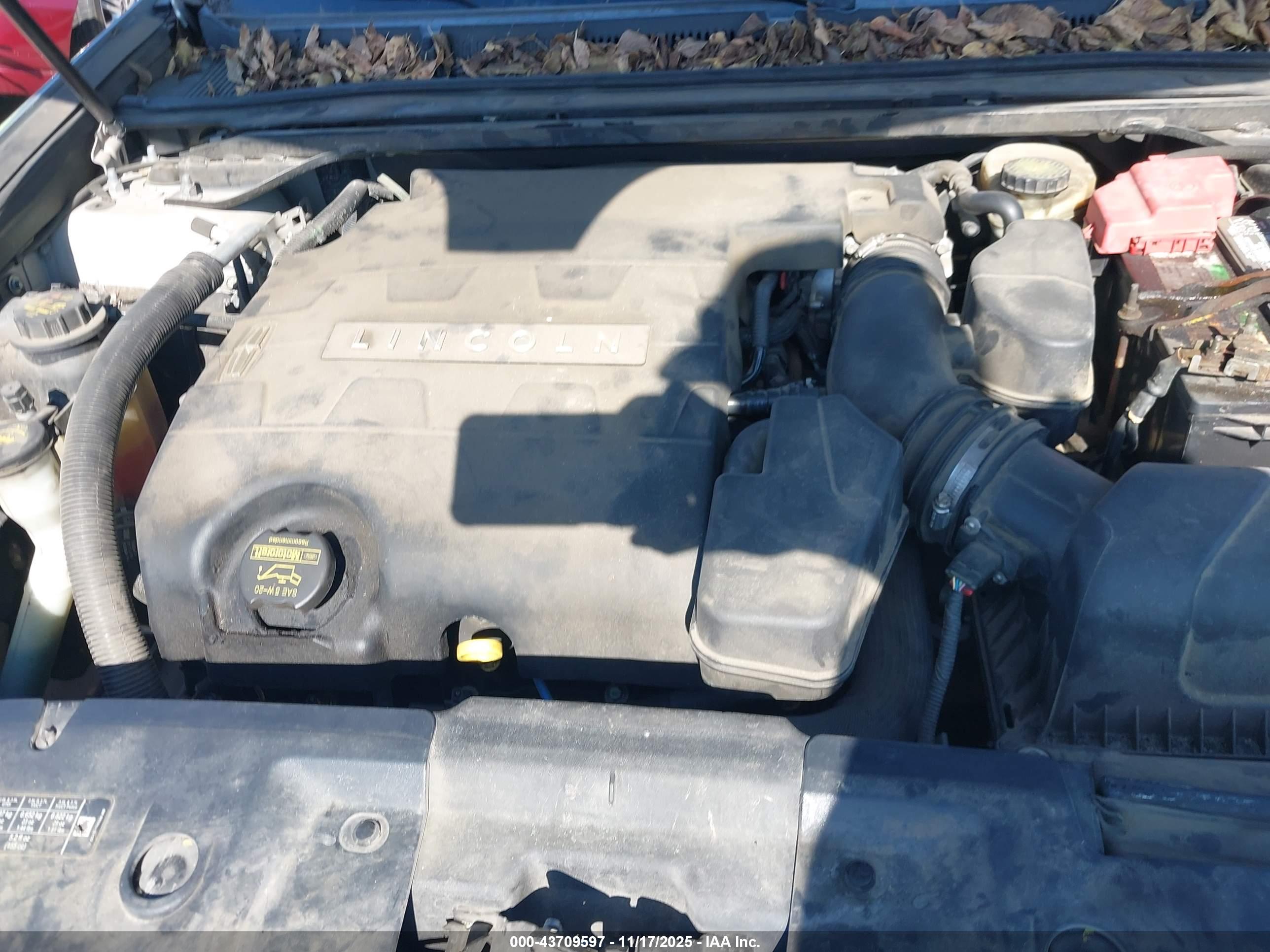 LINCOLN MKS image 10
