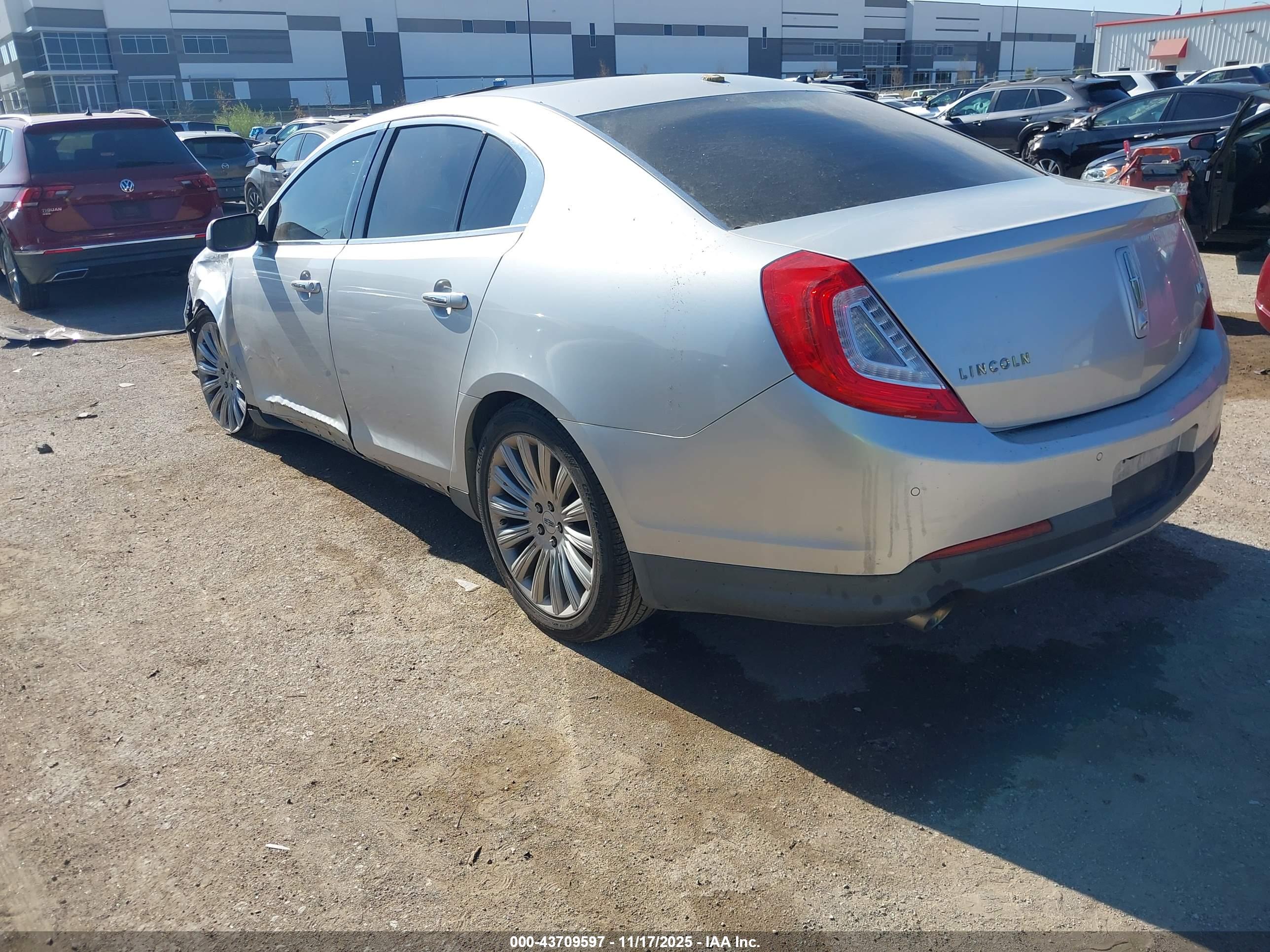 LINCOLN MKS image 3