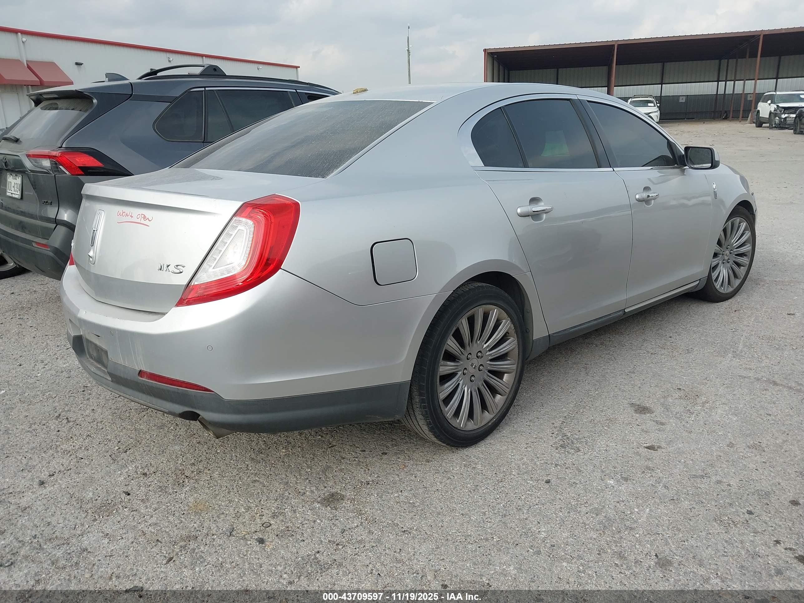 LINCOLN MKS image 4